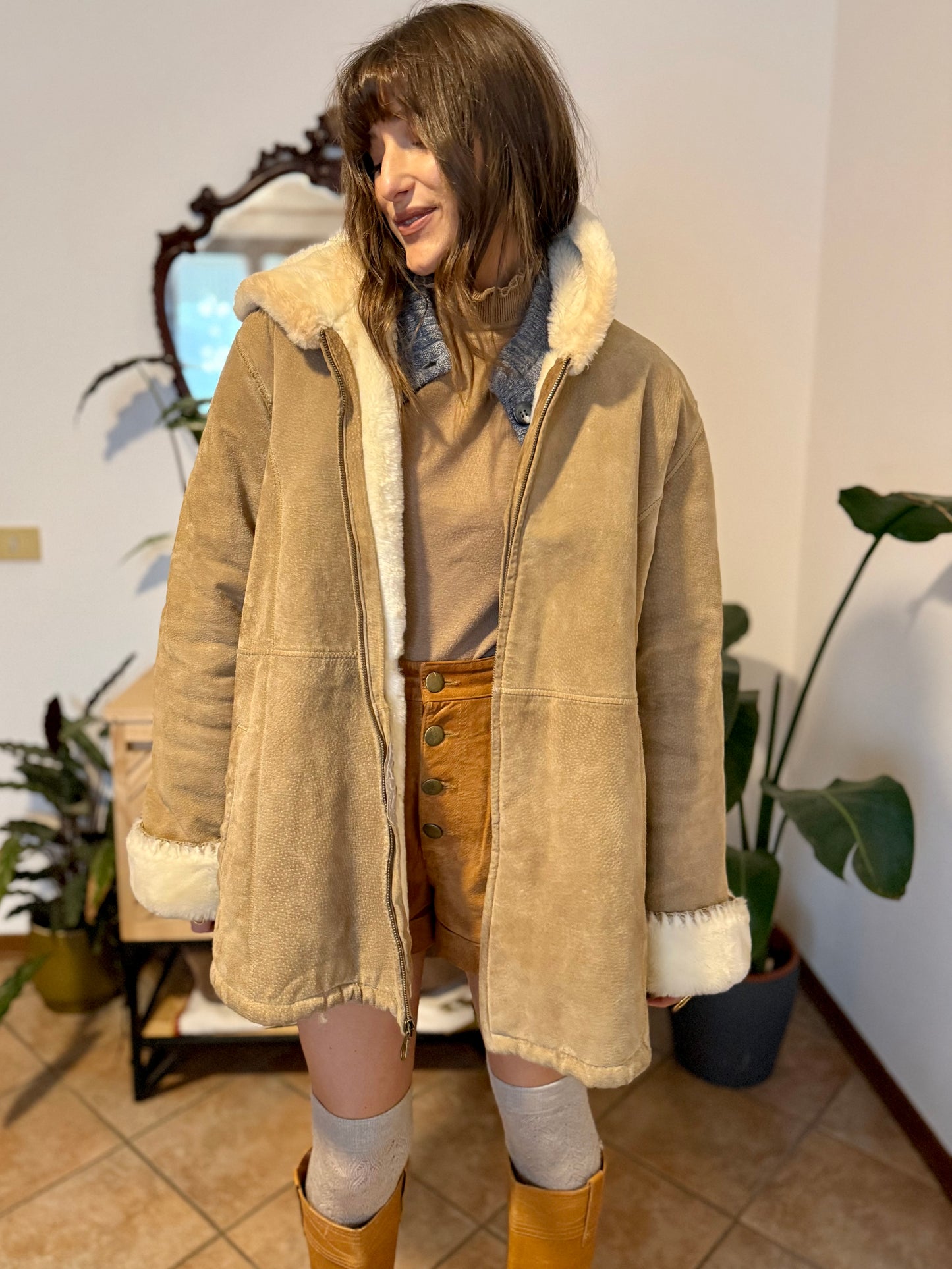 1990’s vintage beige suede leather coat with faux fur lining