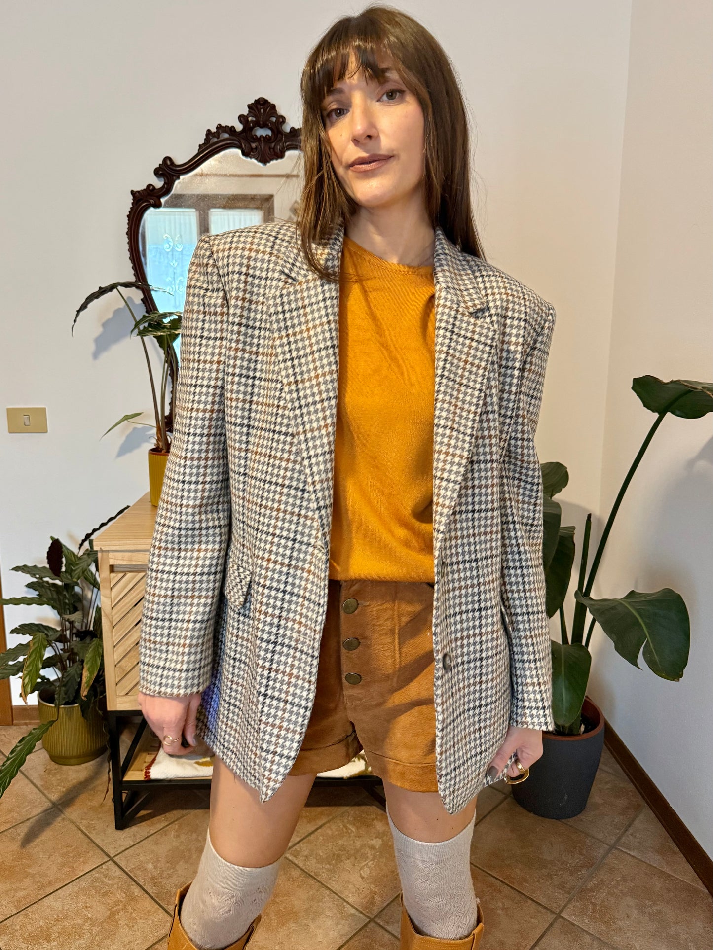 1970s vintage oversize cream, grey and tan houndstooth plaid wool blazer