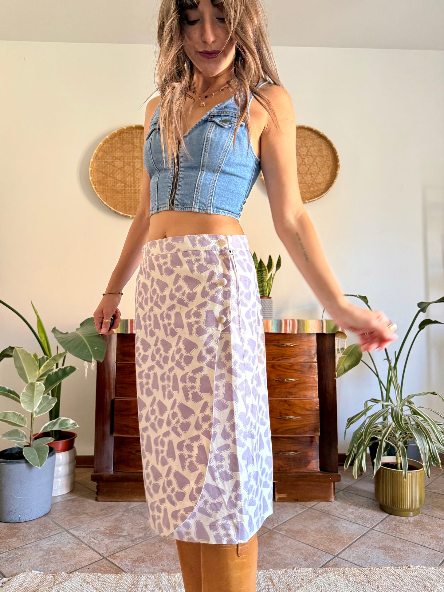 1970's vintage lilac and cream raw silk animal printed midi skirt