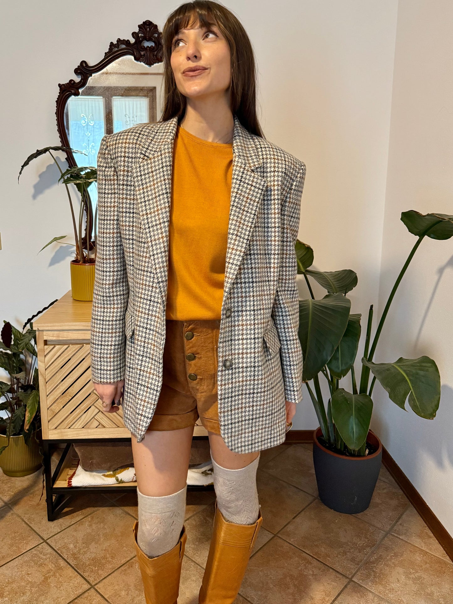 1970s vintage oversize cream, grey and tan houndstooth plaid wool blazer