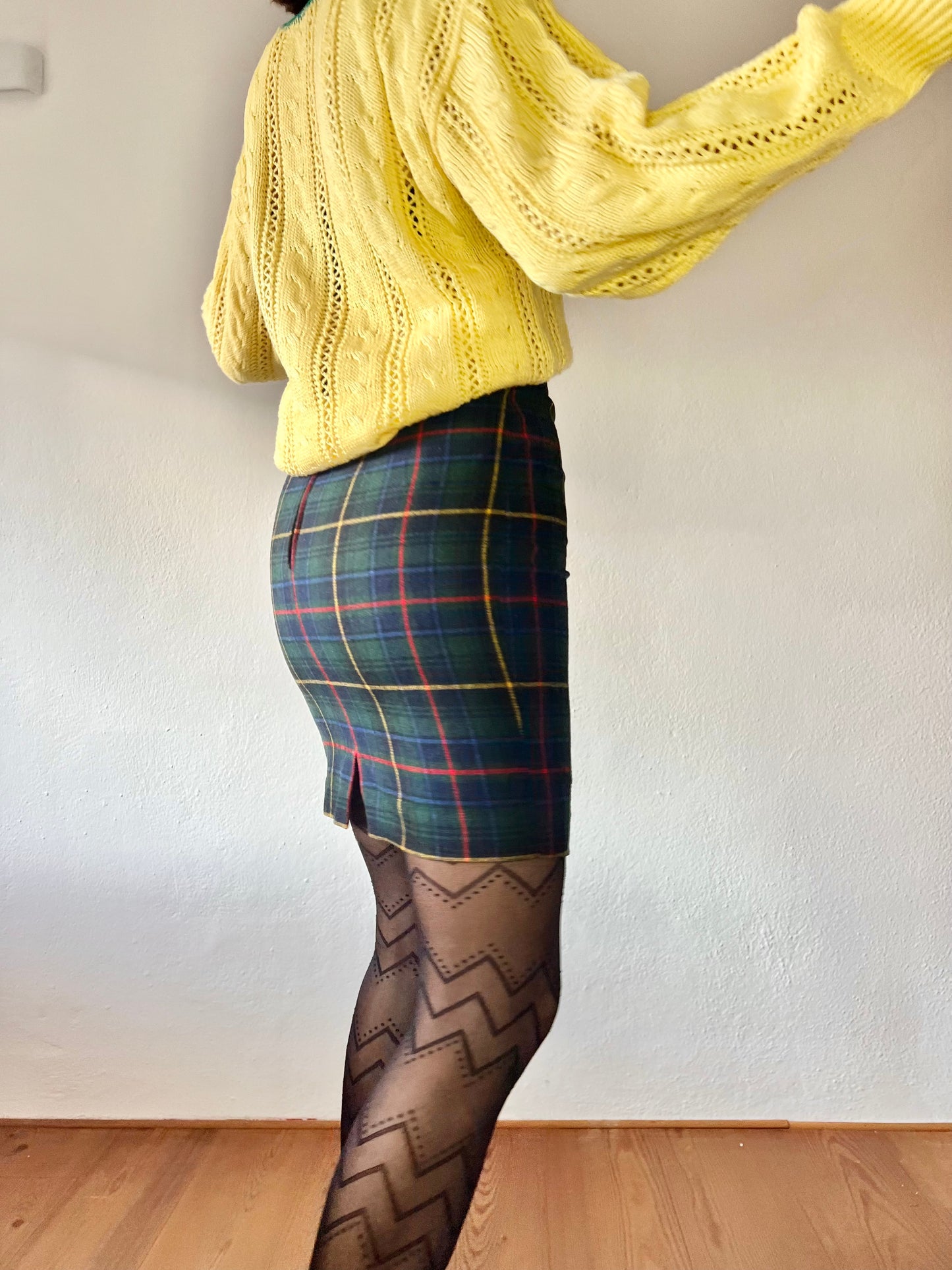 1970's vintage multicolor plaid wool mini skirt