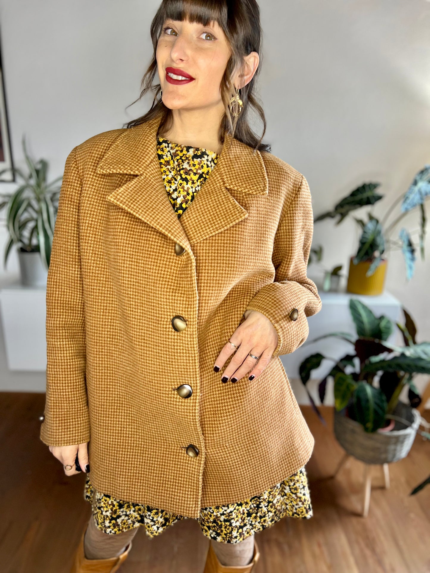 1970's vintage burnt orage two toned houndstooth coat