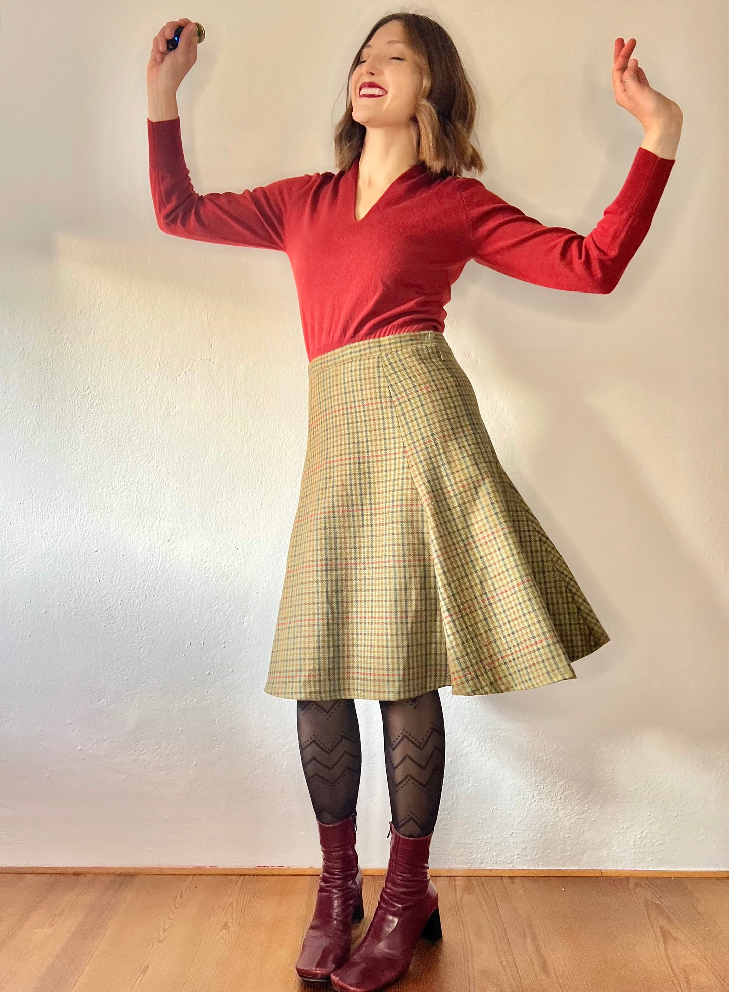 1970's vintage navy and olive green plaid wool skirt