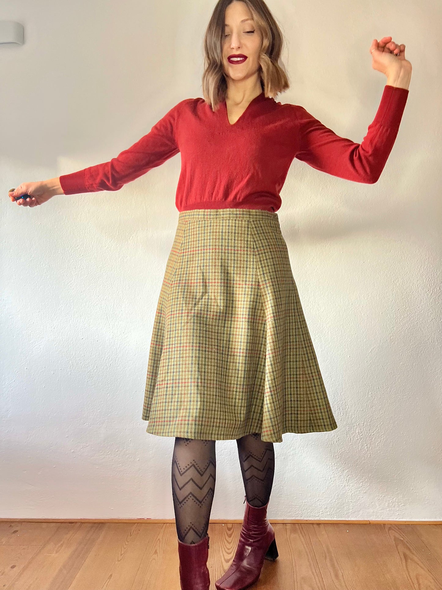 1970's vintage navy and olive green plaid wool skirt