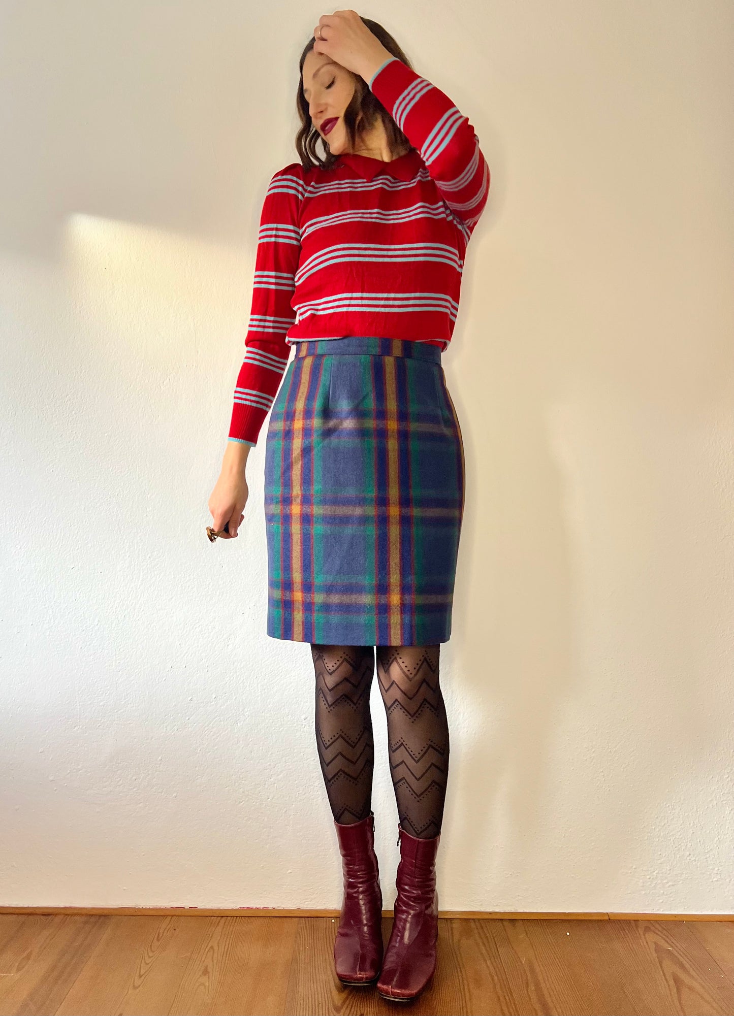 1970's vintage green and multi color wool plaid mini skirt