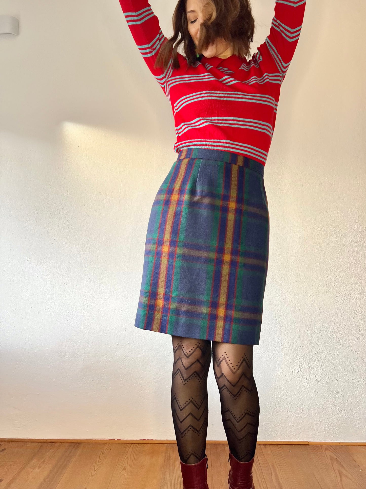 1970's vintage green and multi color wool plaid mini skirt