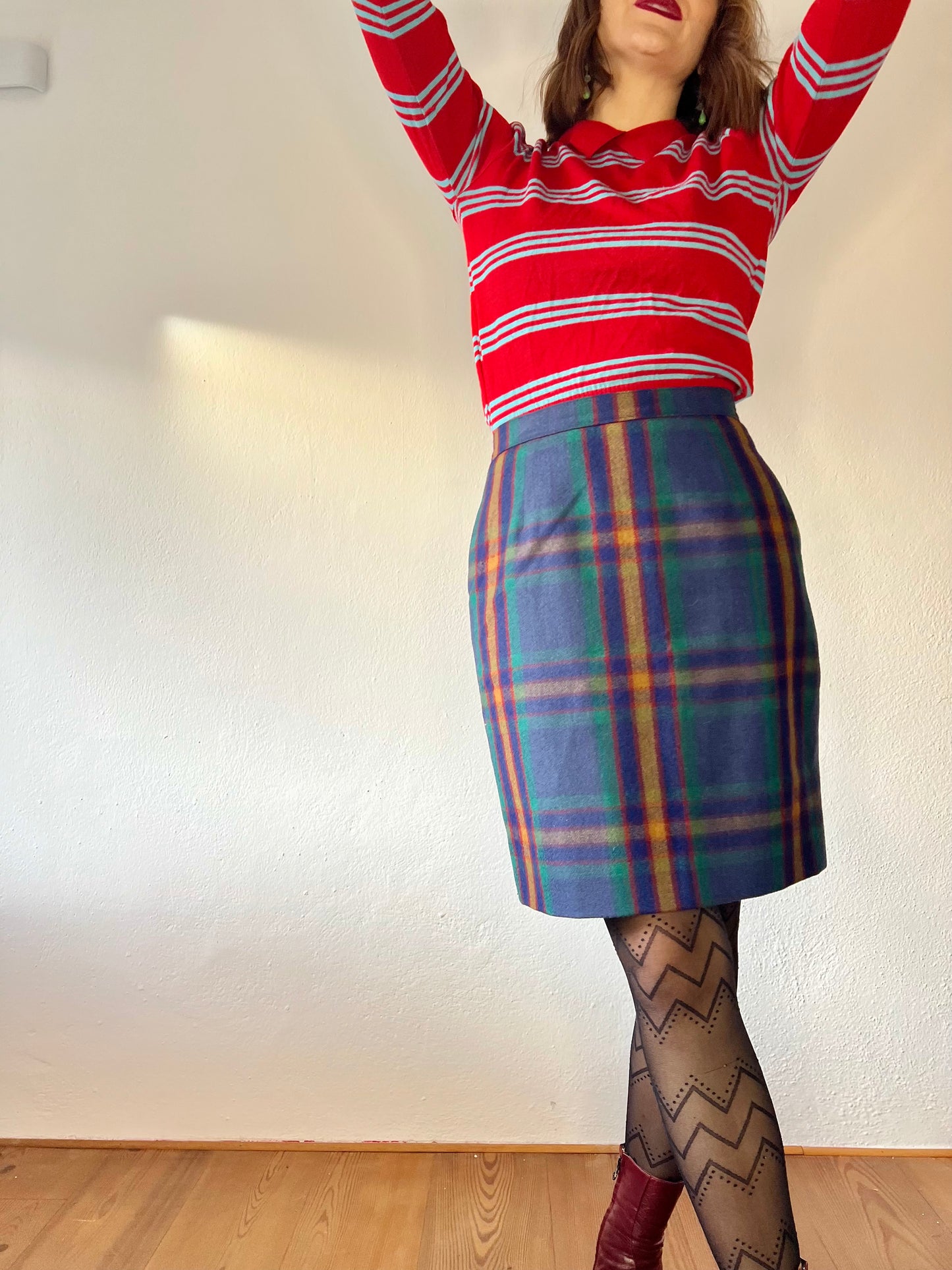 1970's vintage green and multi color wool plaid mini skirt