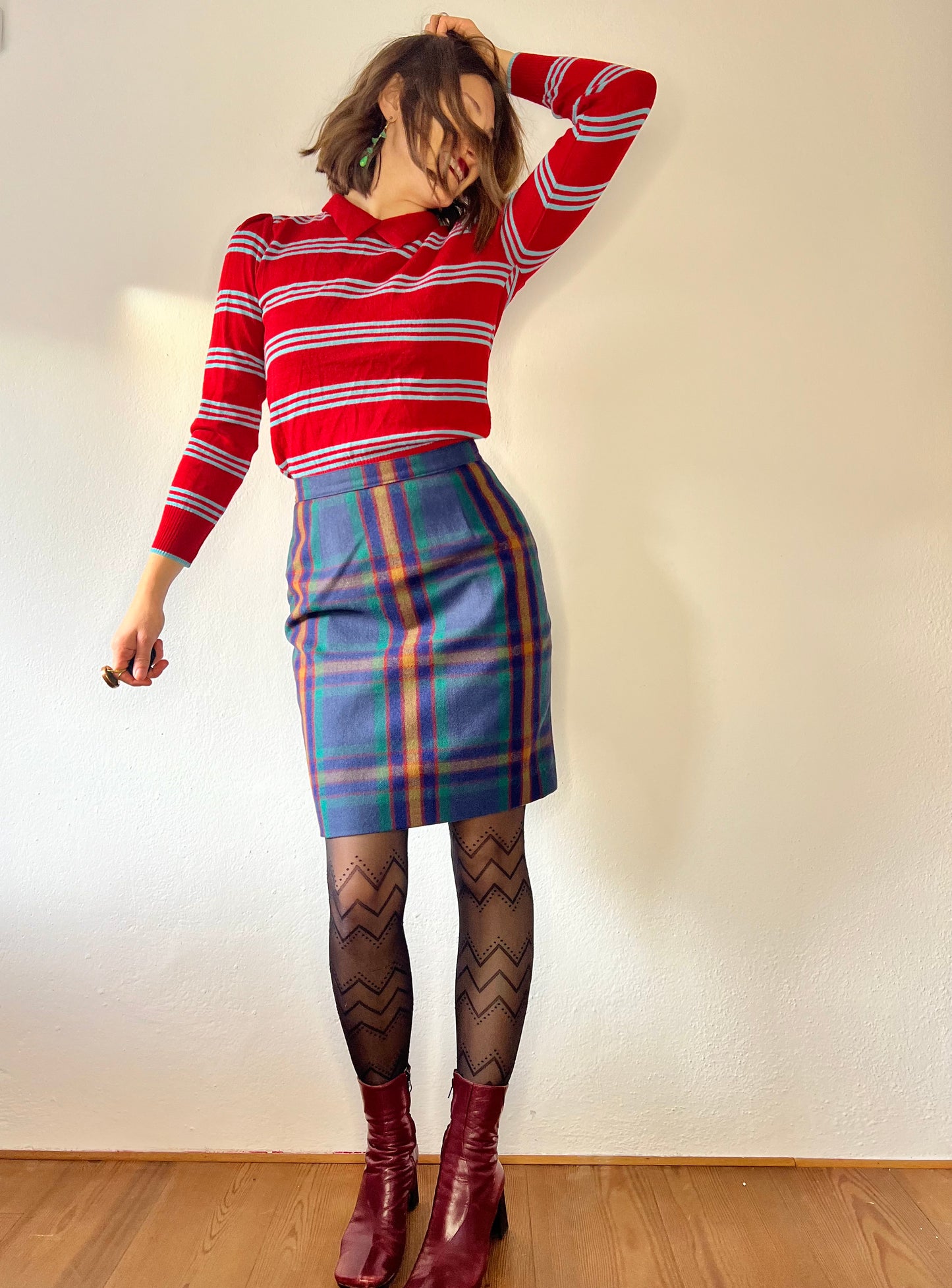 1970's vintage green and multi color wool plaid mini skirt