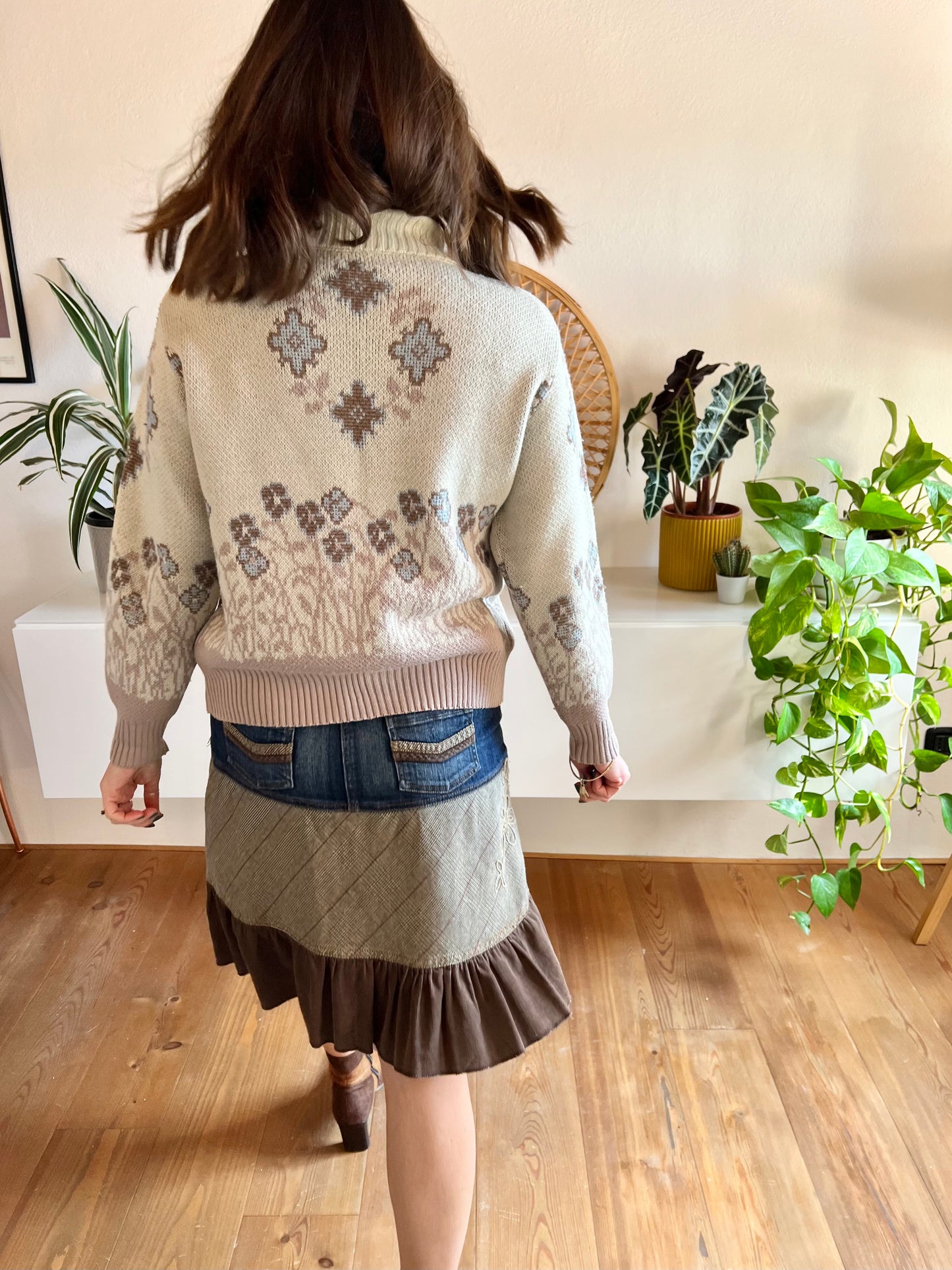 1980's vintage tan and blue floral spring cardigan