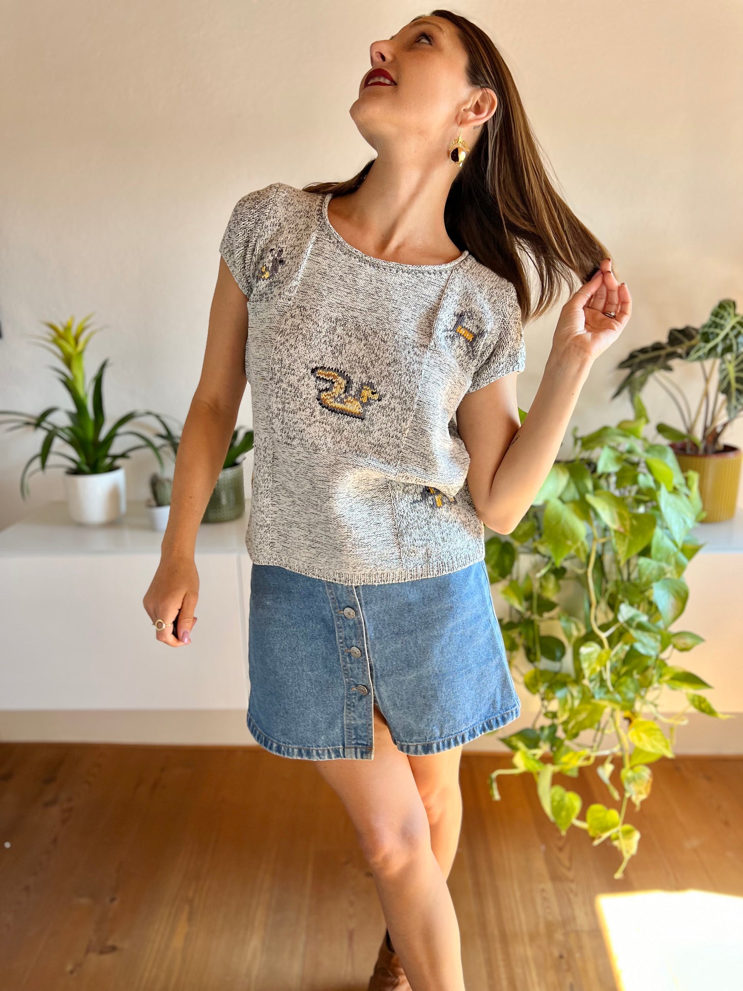 1970's vintage hand knit grey top with animal details