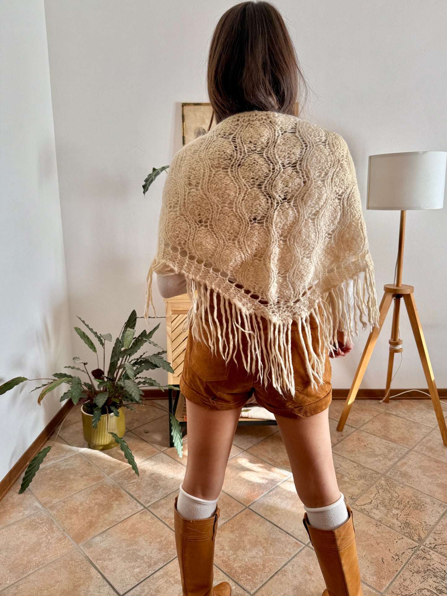 1970's vintage hand knit cream wool shawl with fringe detail