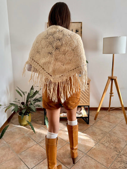 1970's vintage hand knit cream wool shawl with fringe detail
