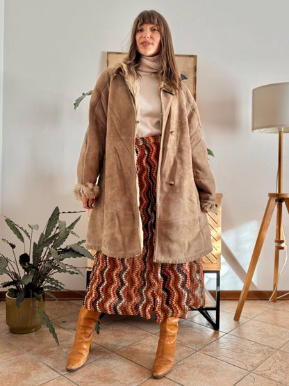 1970's vintage beige shearling montone coat with beige lining