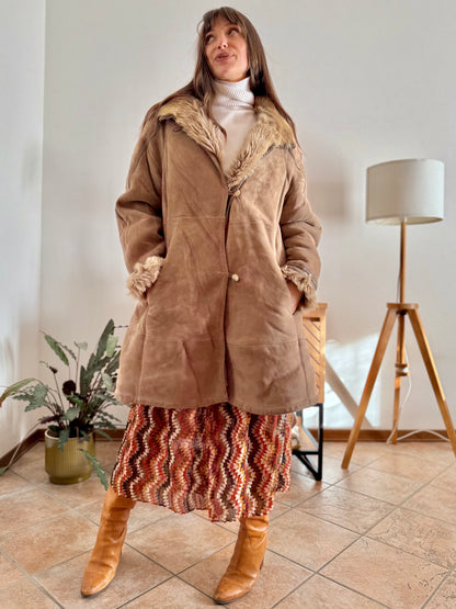 1970's vintage beige shearling montone coat with beige lining