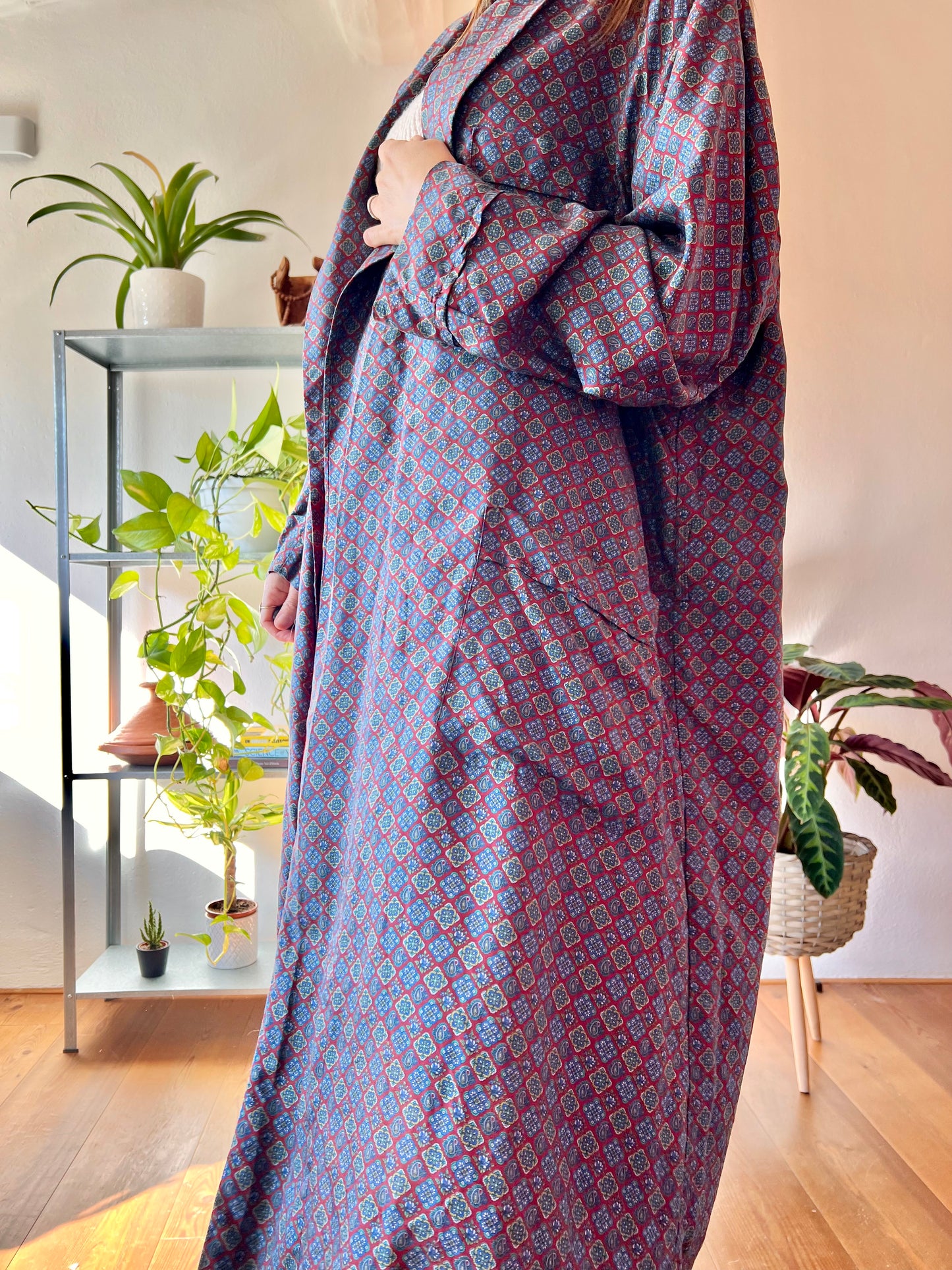 1970's vintage burgundy and blue paisley silk kimono