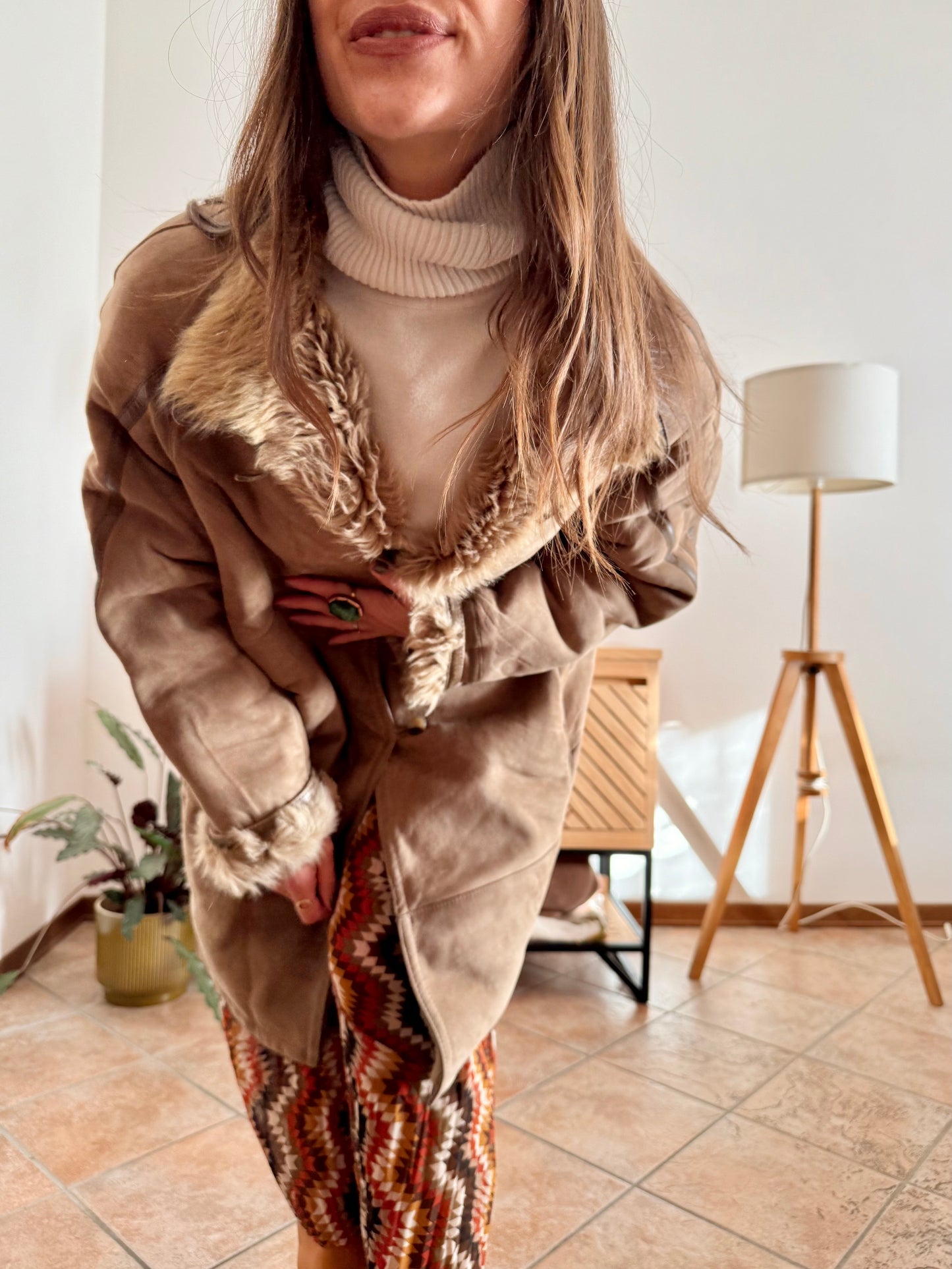 1970's vintage beige shearling montone coat with beige lining