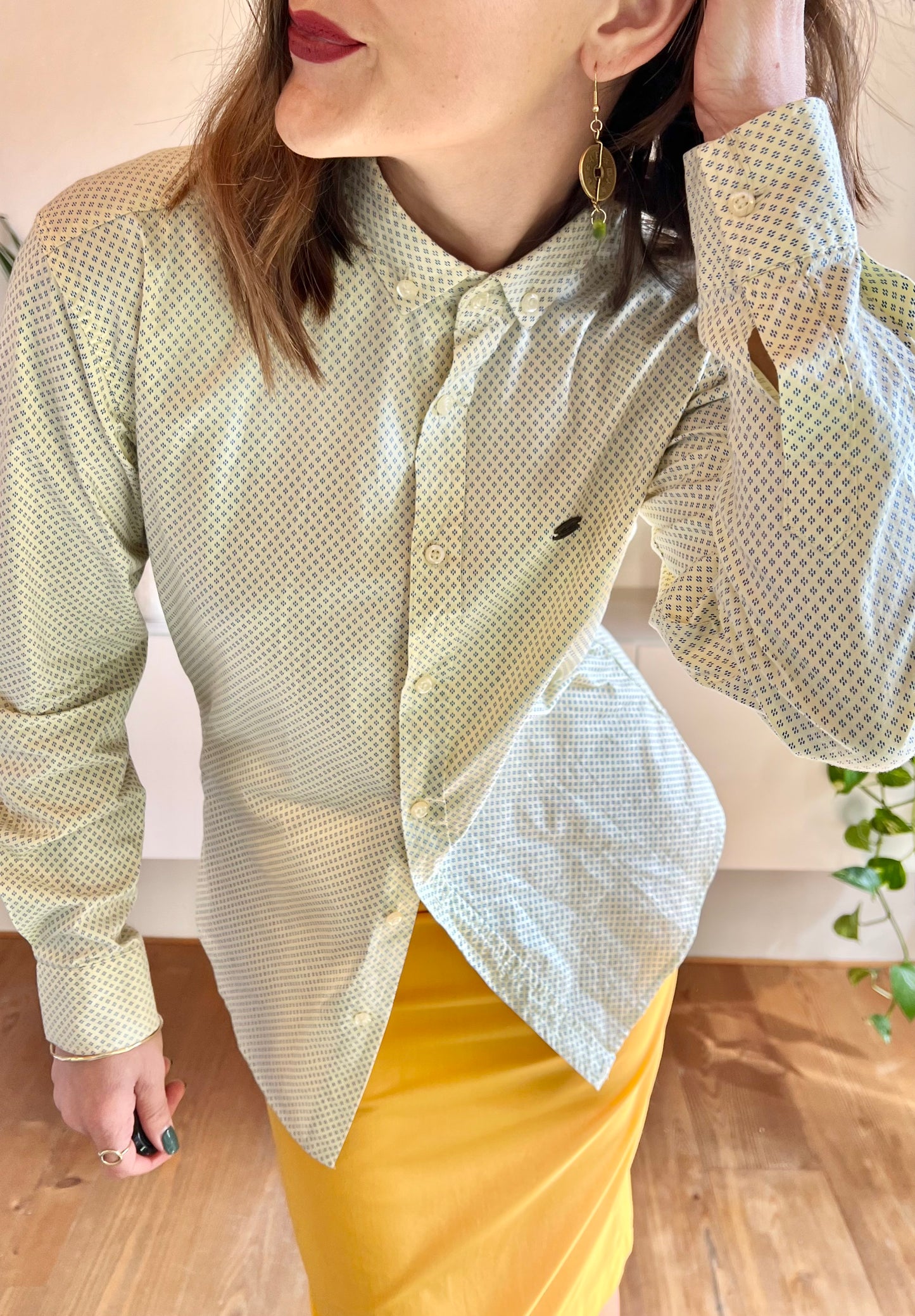 1990's vintage butter yellow shirt with blue geometric print