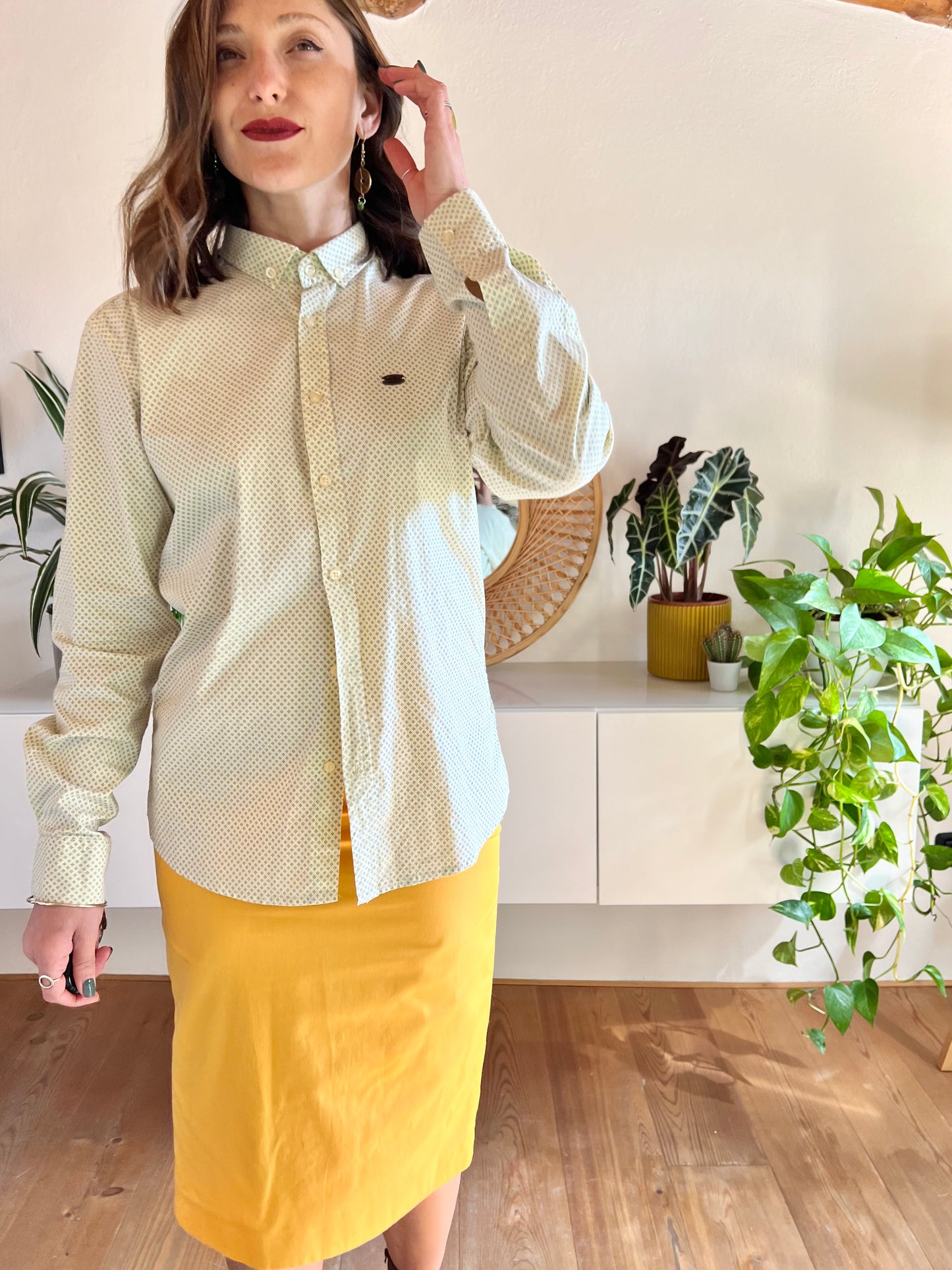 1990's vintage butter yellow shirt with blue geometric print