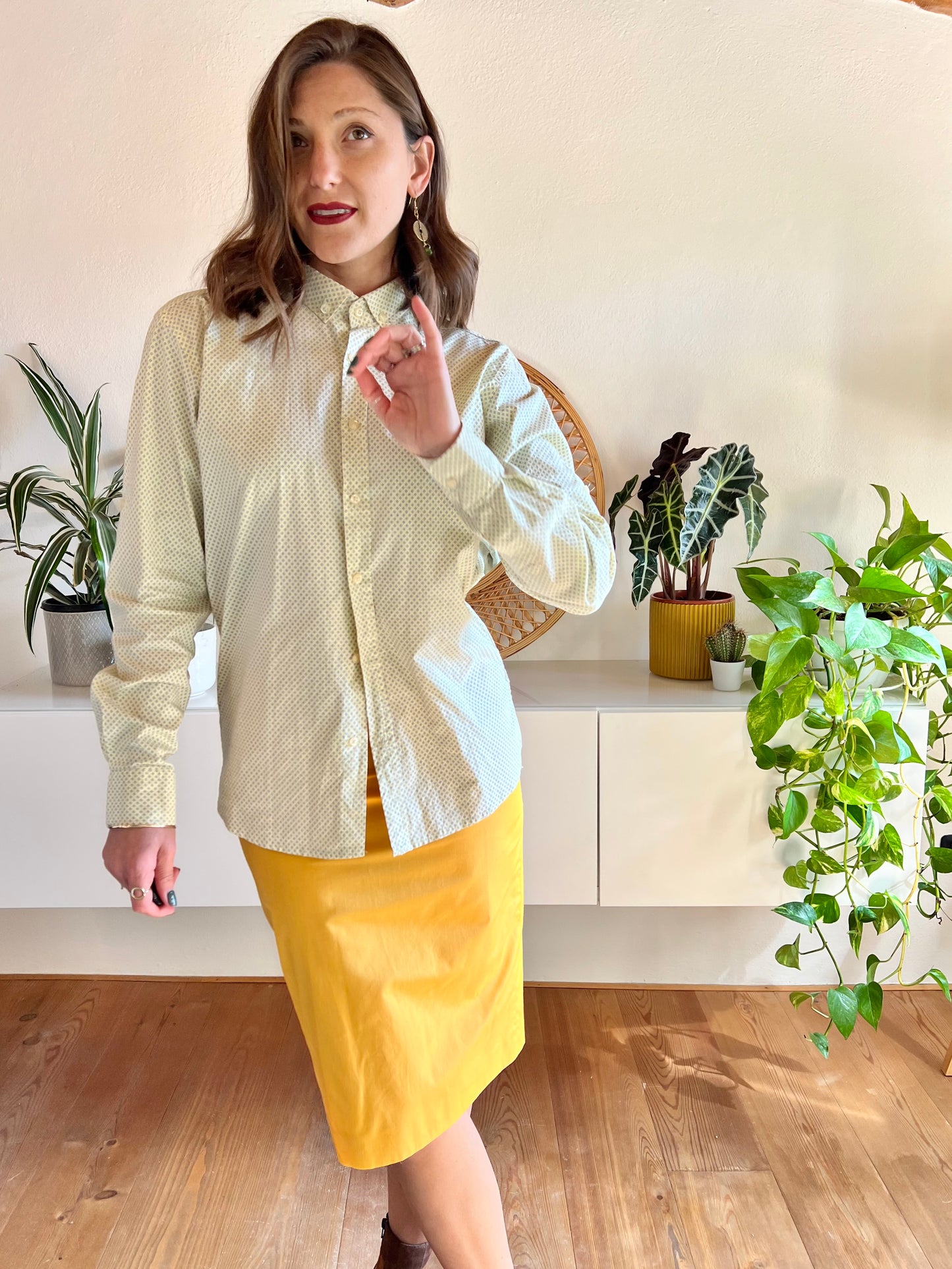 1990's vintage butter yellow shirt with blue geometric print