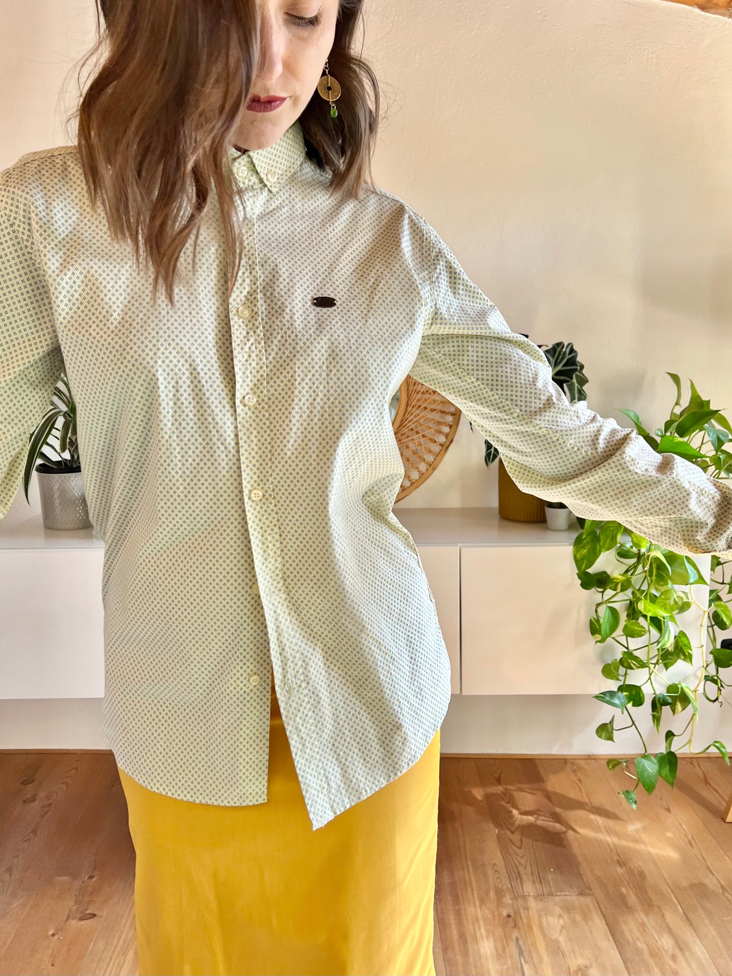 1990's vintage butter yellow shirt with blue geometric print