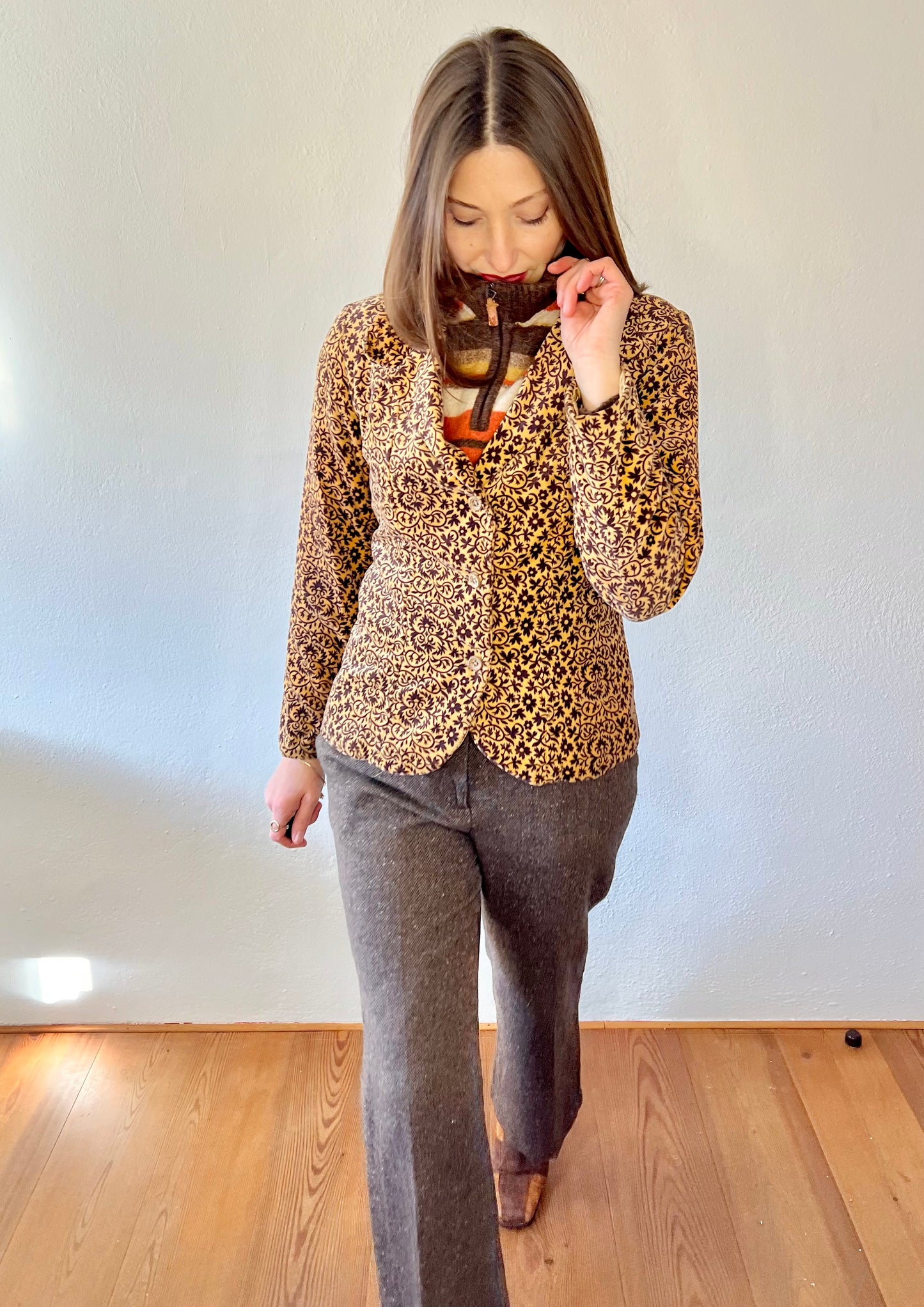 1970's vintage beige and brown floral velvet blazer