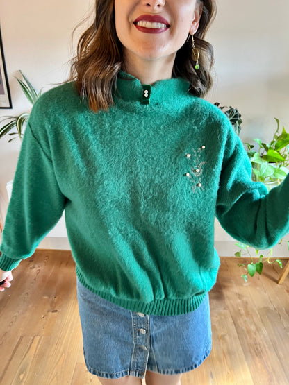 1960's vintage green lightweight pullover with embroidered floral detail