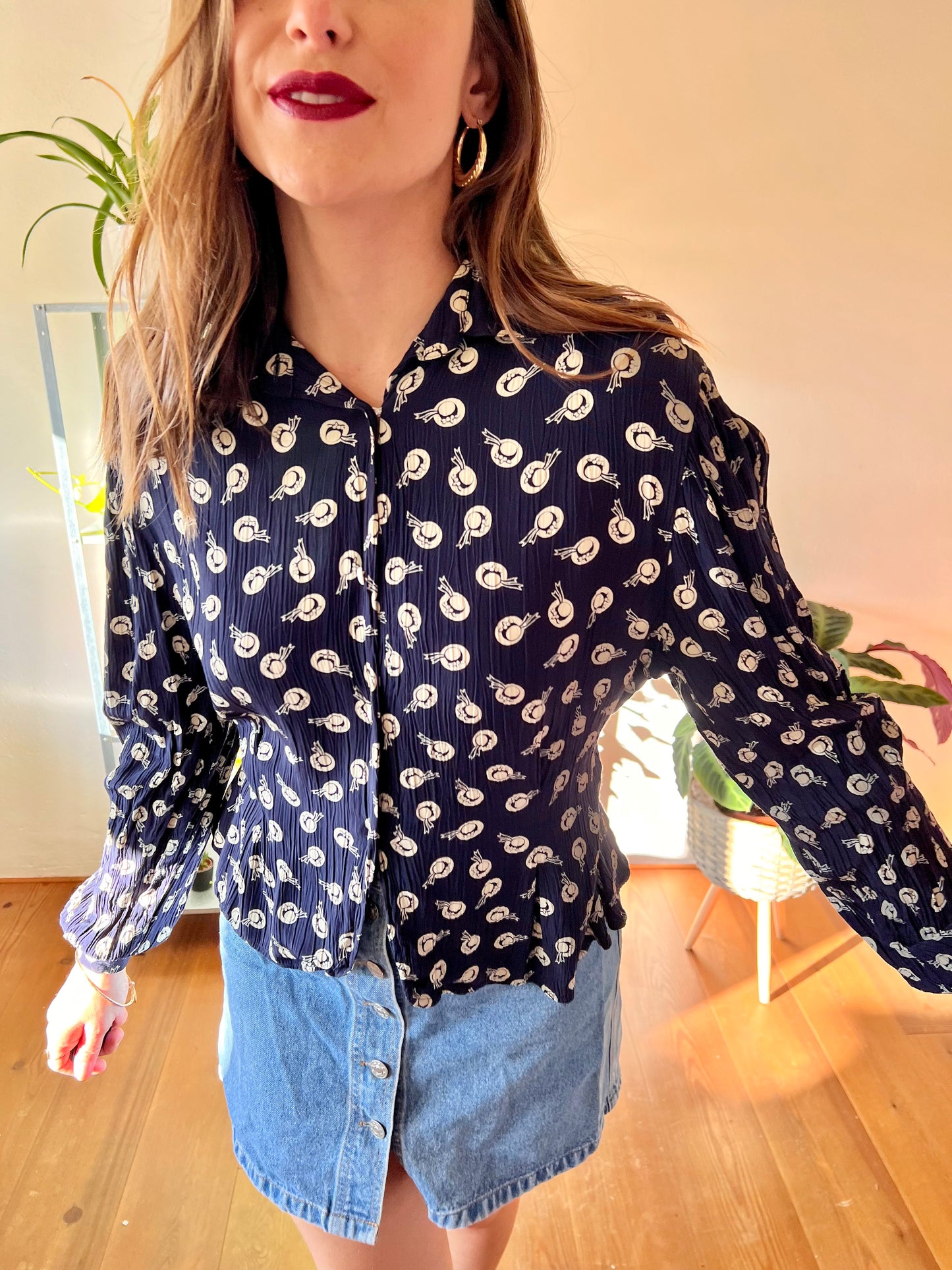 1970's vintage navy blue blouse with hat print