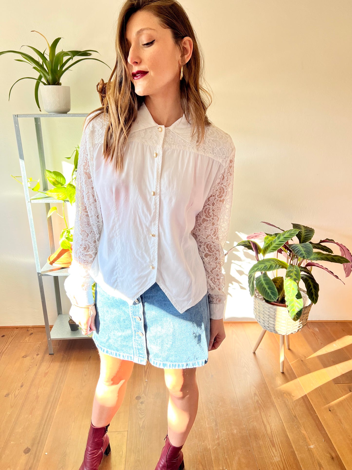 1980's vintage white blouse with lace sleeves