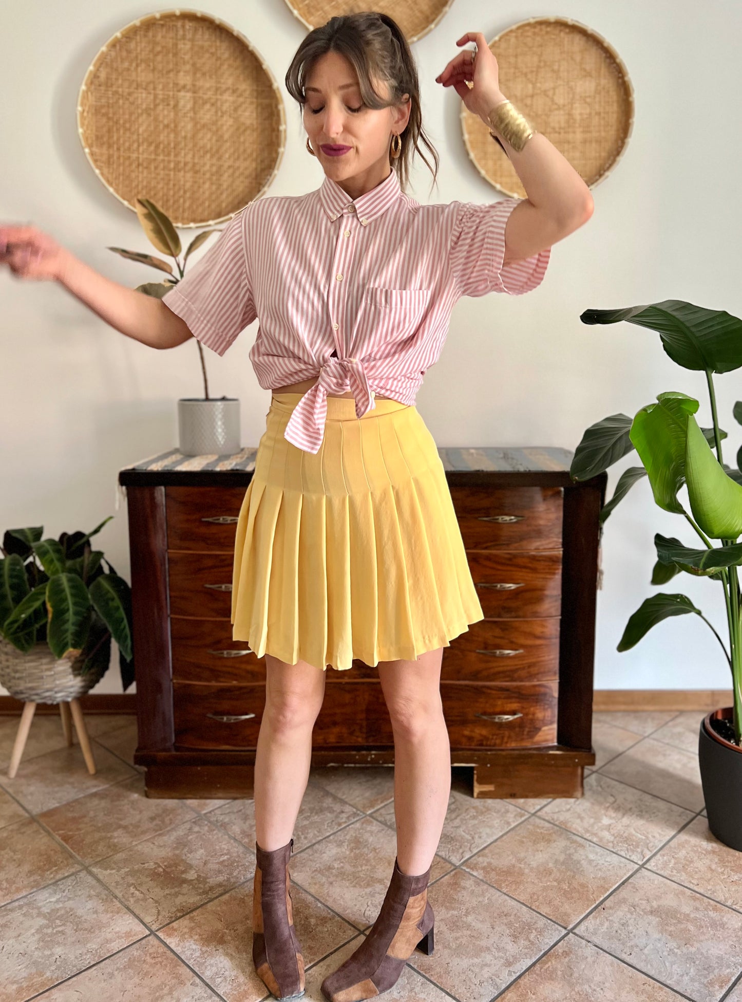 1990's vintage butter yellow pleated mini skirt