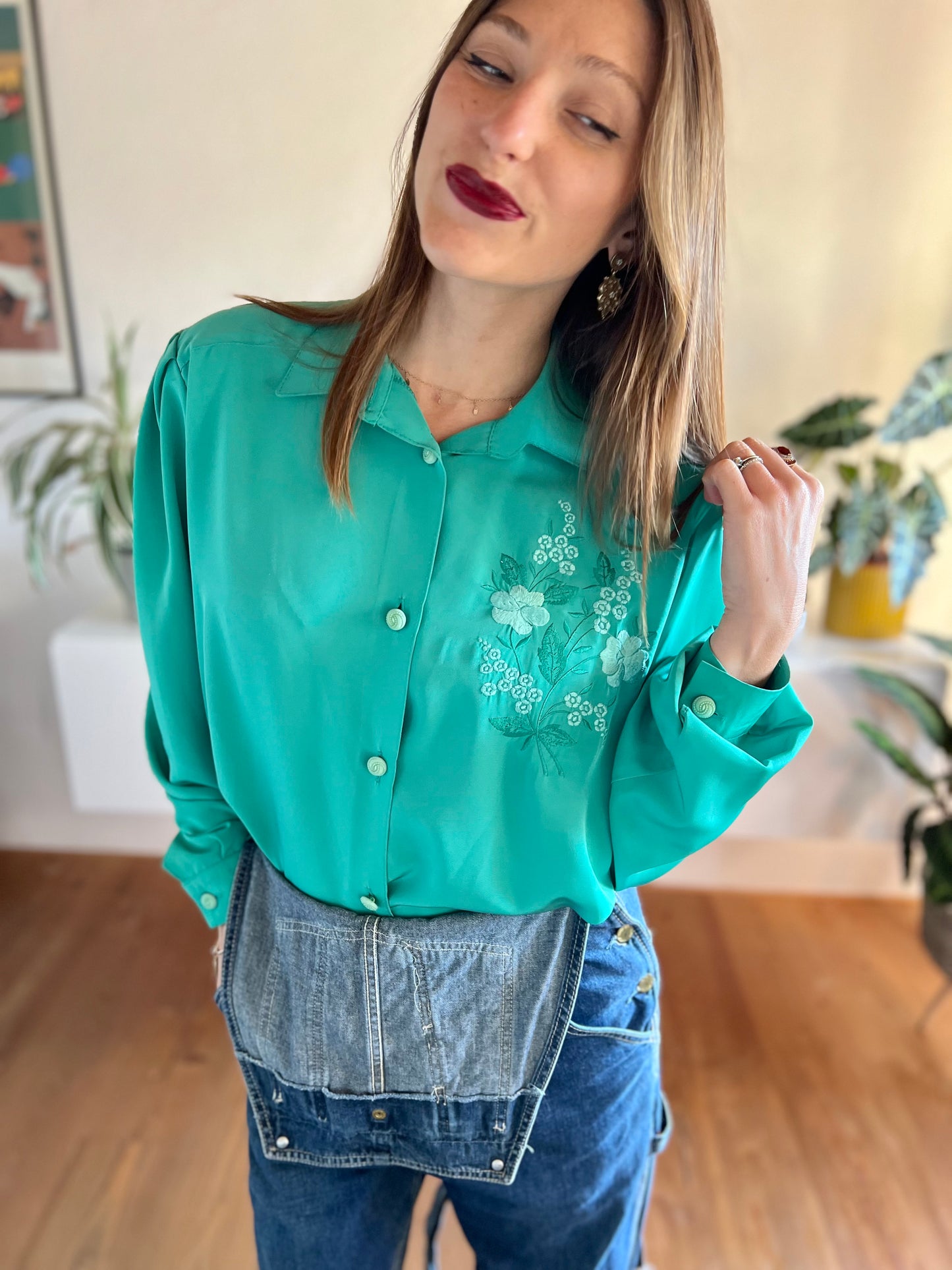 1980's vintage green blouse with embroidered floral details