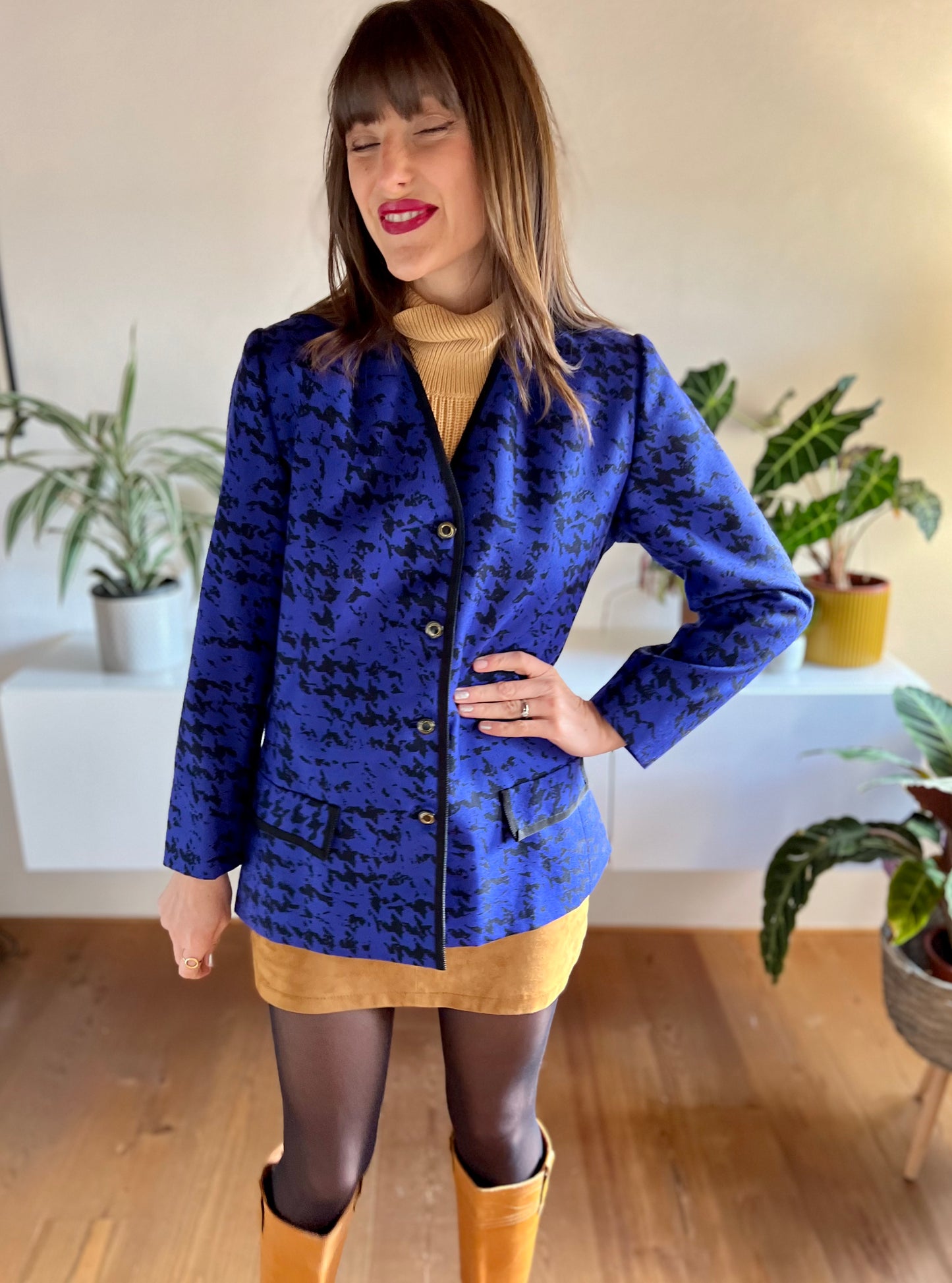 1980's vintage purple and black wool houndstooth blazer