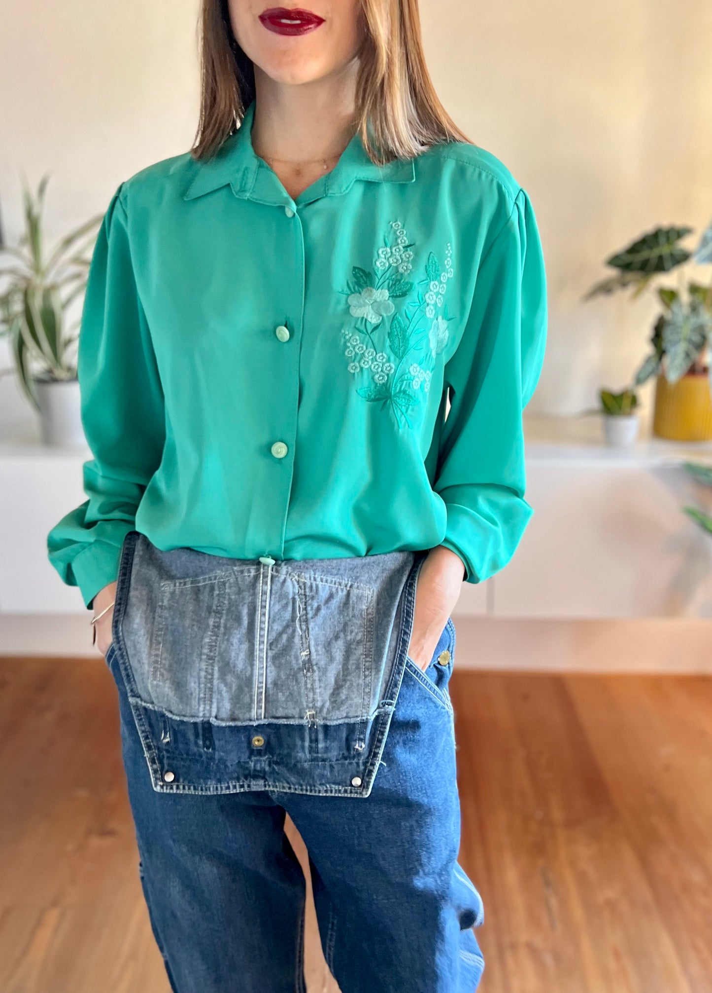 1980's vintage green blouse with embroidered floral details