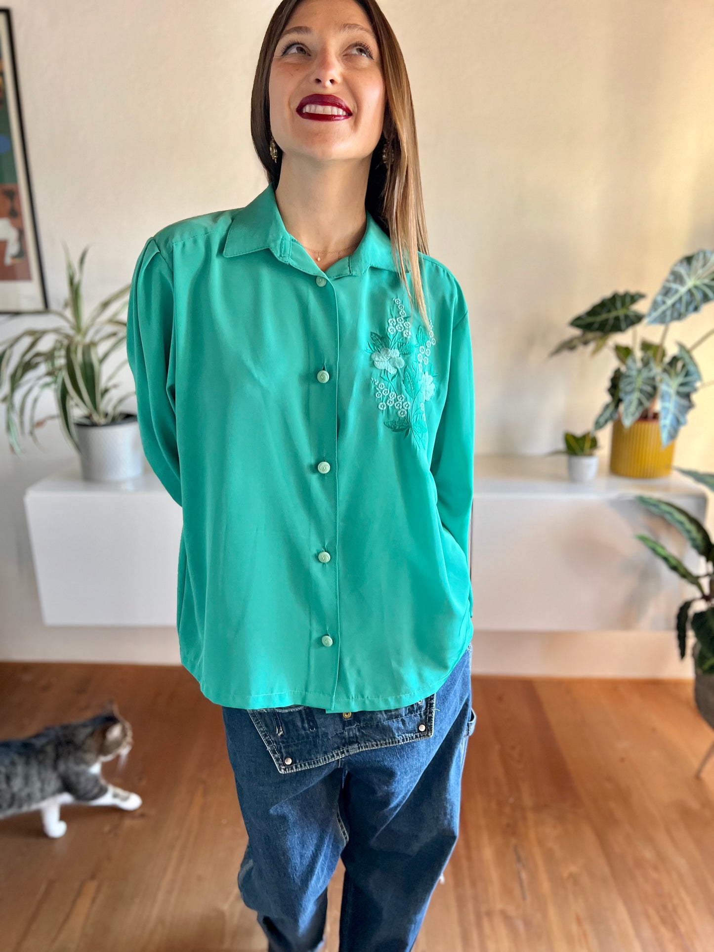 1980's vintage green blouse with embroidered floral details