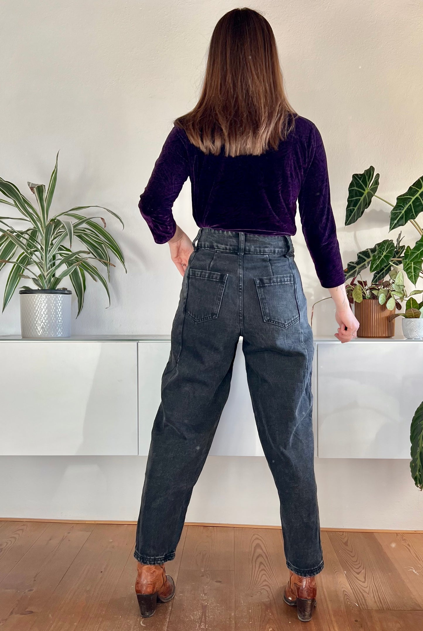 1980's vintage high waisted black jeans