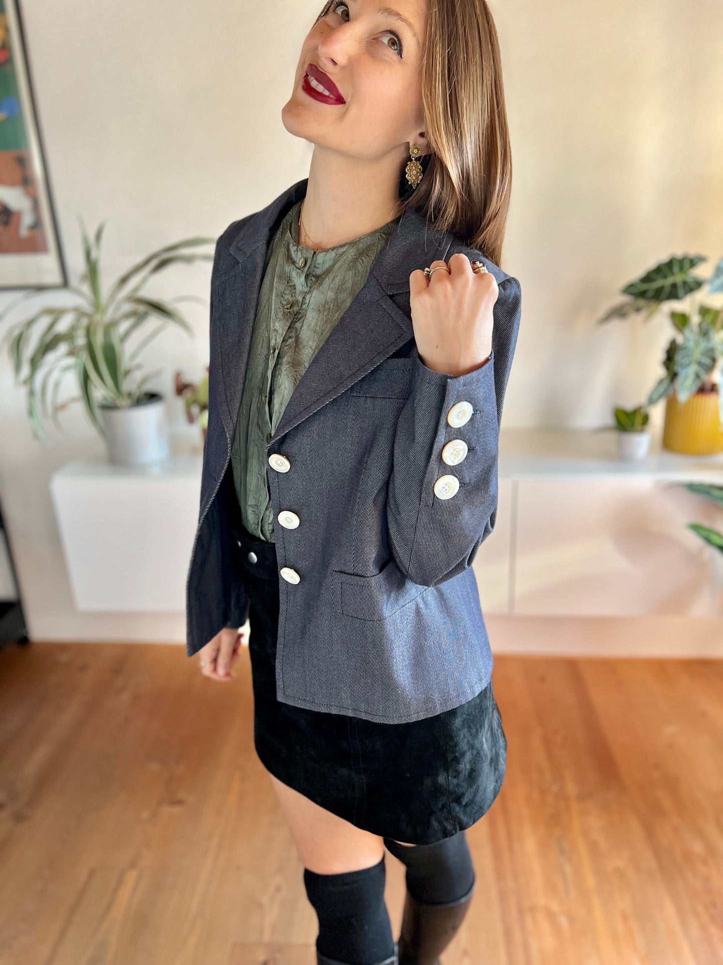 1970's vintage navy blue blazer with oversize mother of pearl buttons