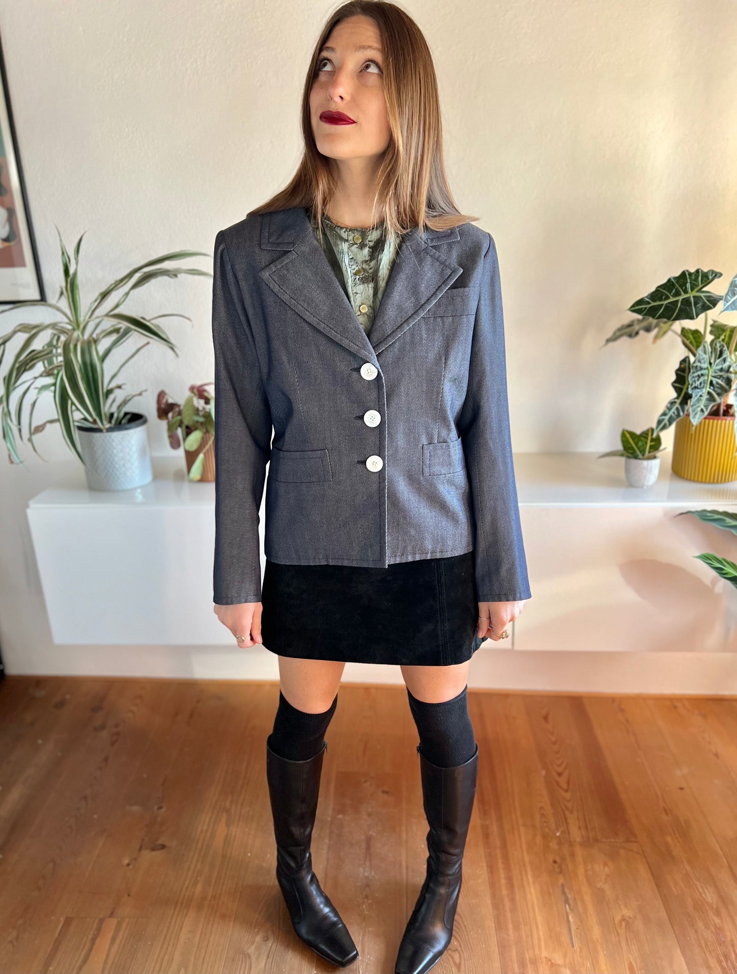 1970's vintage navy blue blazer with oversize mother of pearl buttons