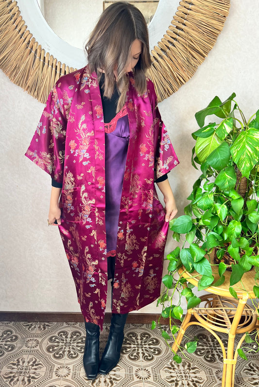 Kimono vintage bordeaux anni '70 con motivo a drago multicolore