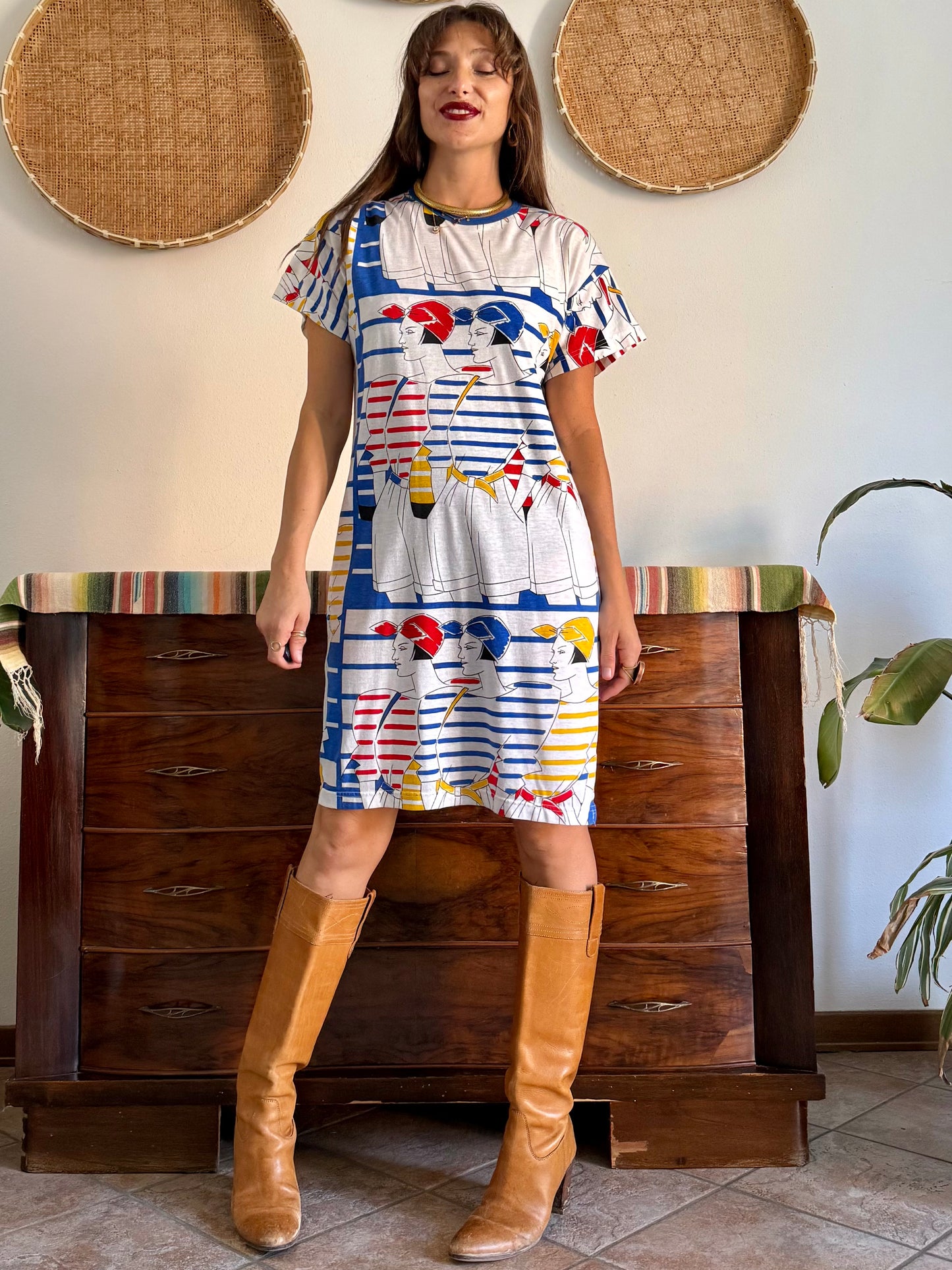 1980's vintage white cotton dress with retro women figure print