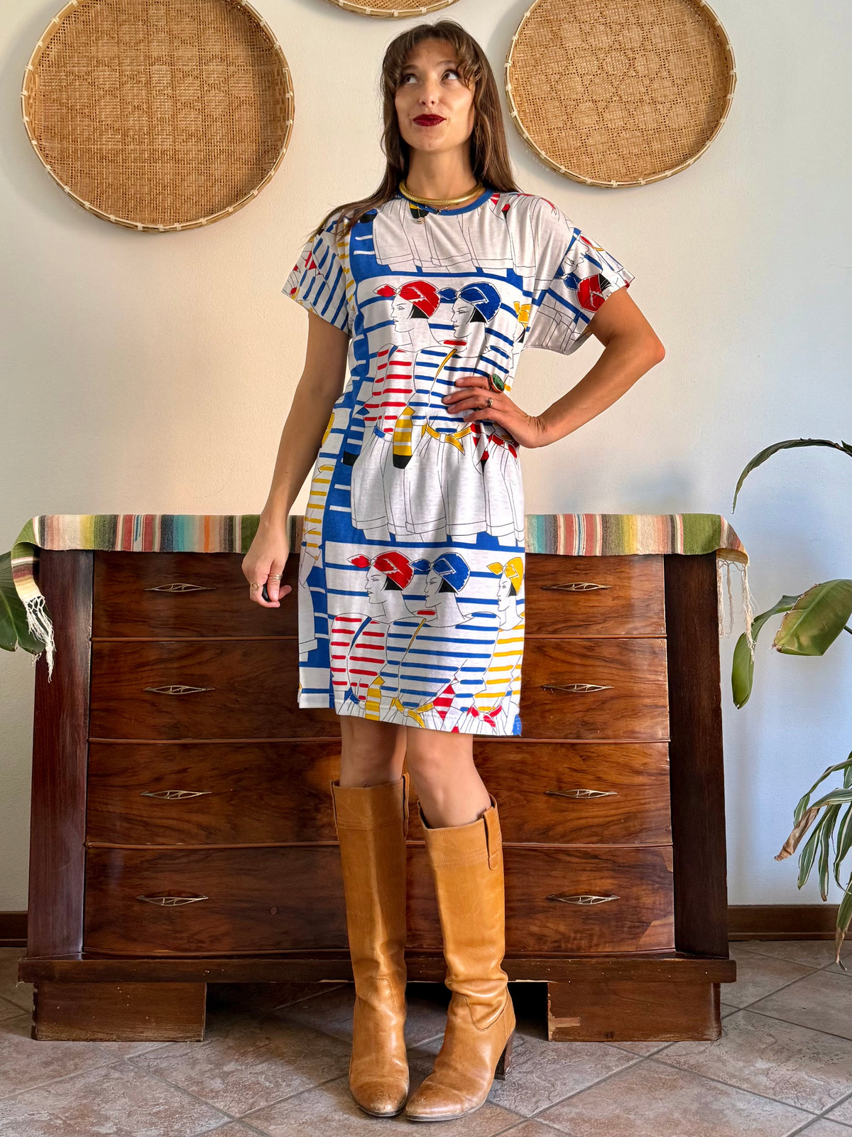 1980's vintage white cotton dress with retro women figure print