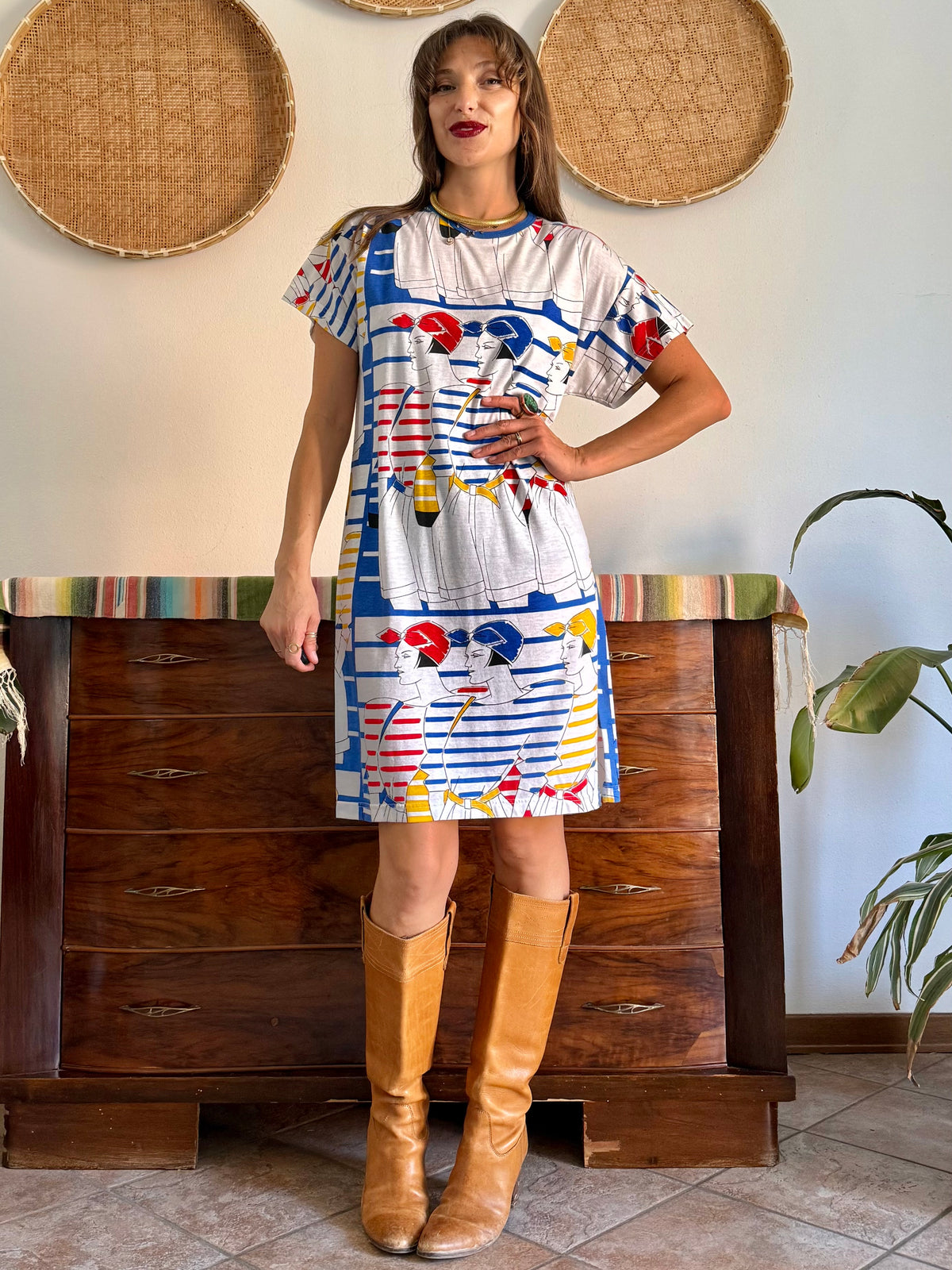 1980's vintage white cotton dress with retro women figure print