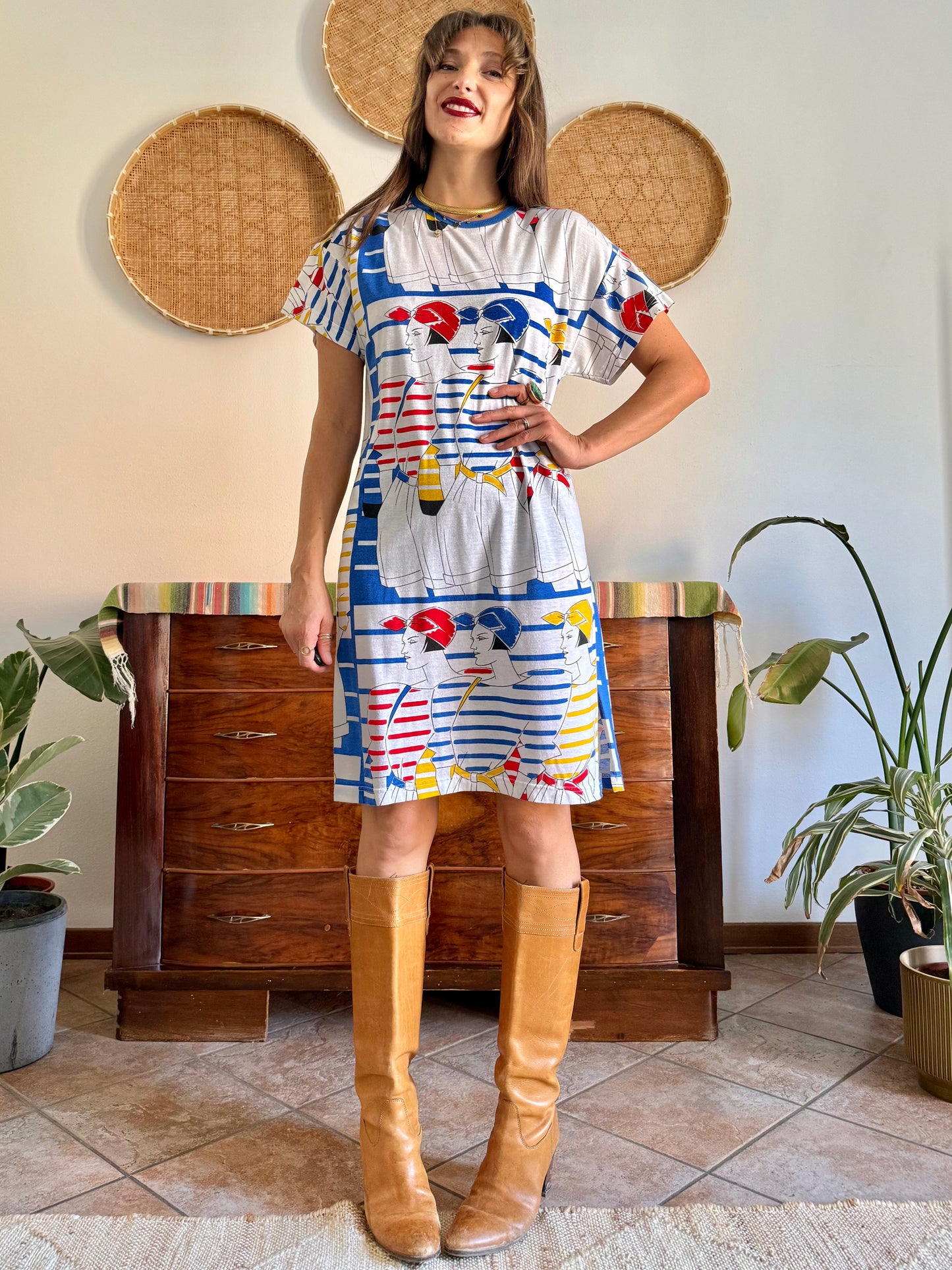 1980's vintage white cotton dress with retro women figure print