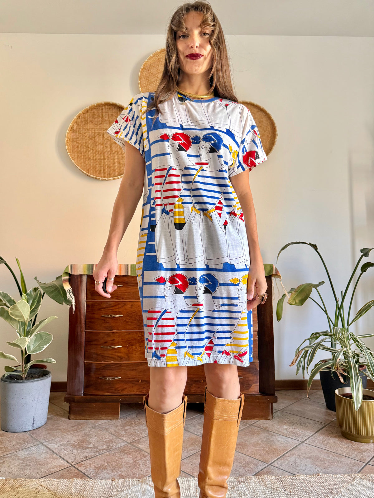 1980's vintage white cotton dress with retro women figure print