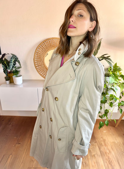 1970's vintage light grey oversize trench coat with plaid lining