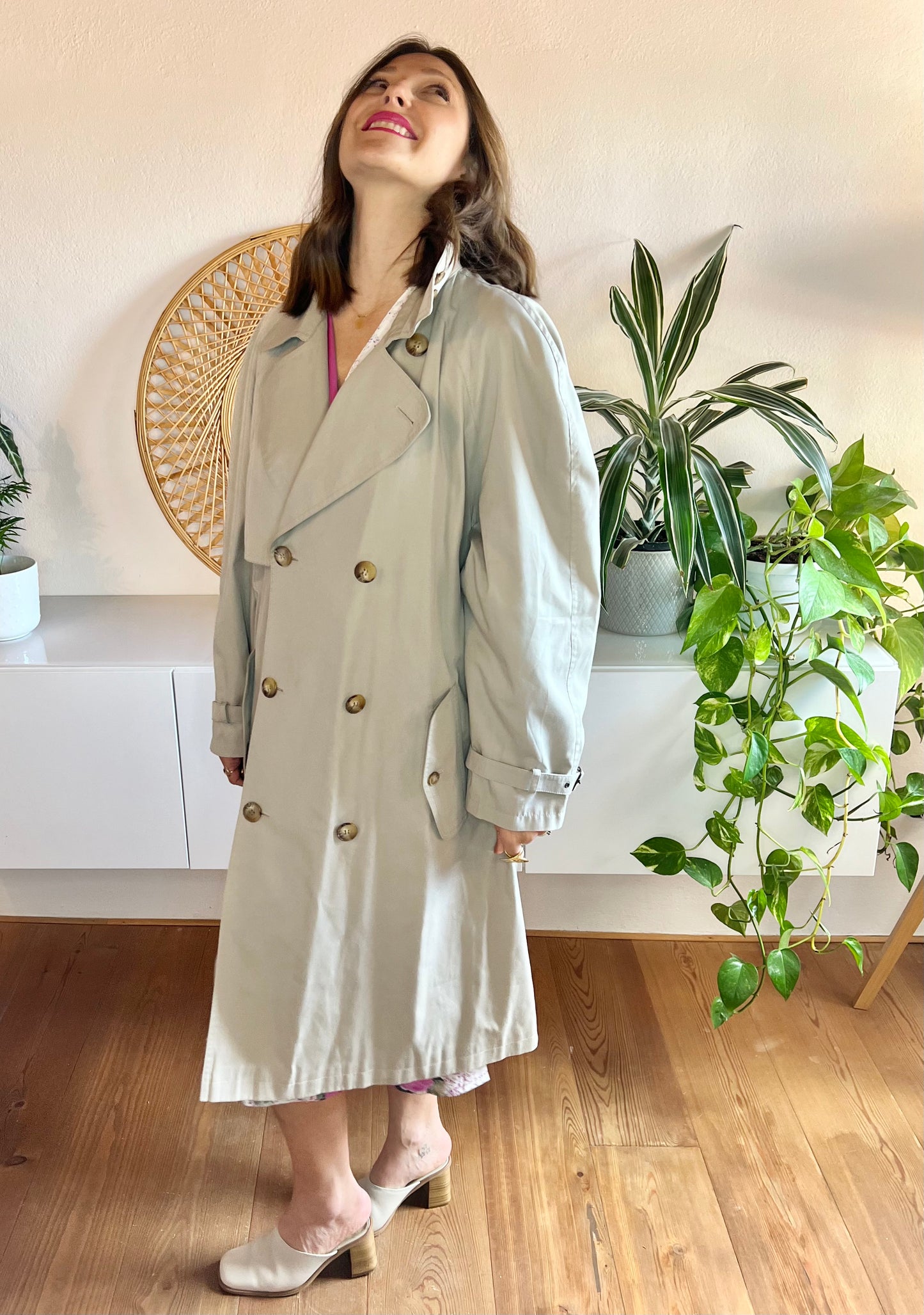 1970's vintage light grey oversize trench coat with plaid lining