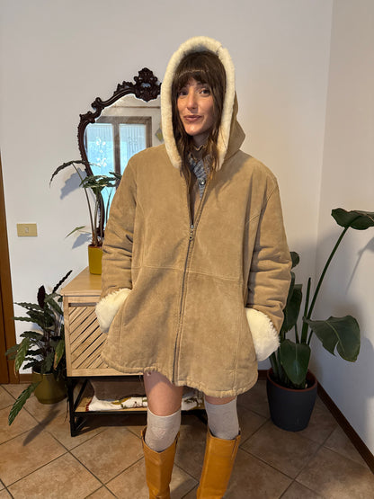 1990’s vintage beige suede leather coat with faux fur lining