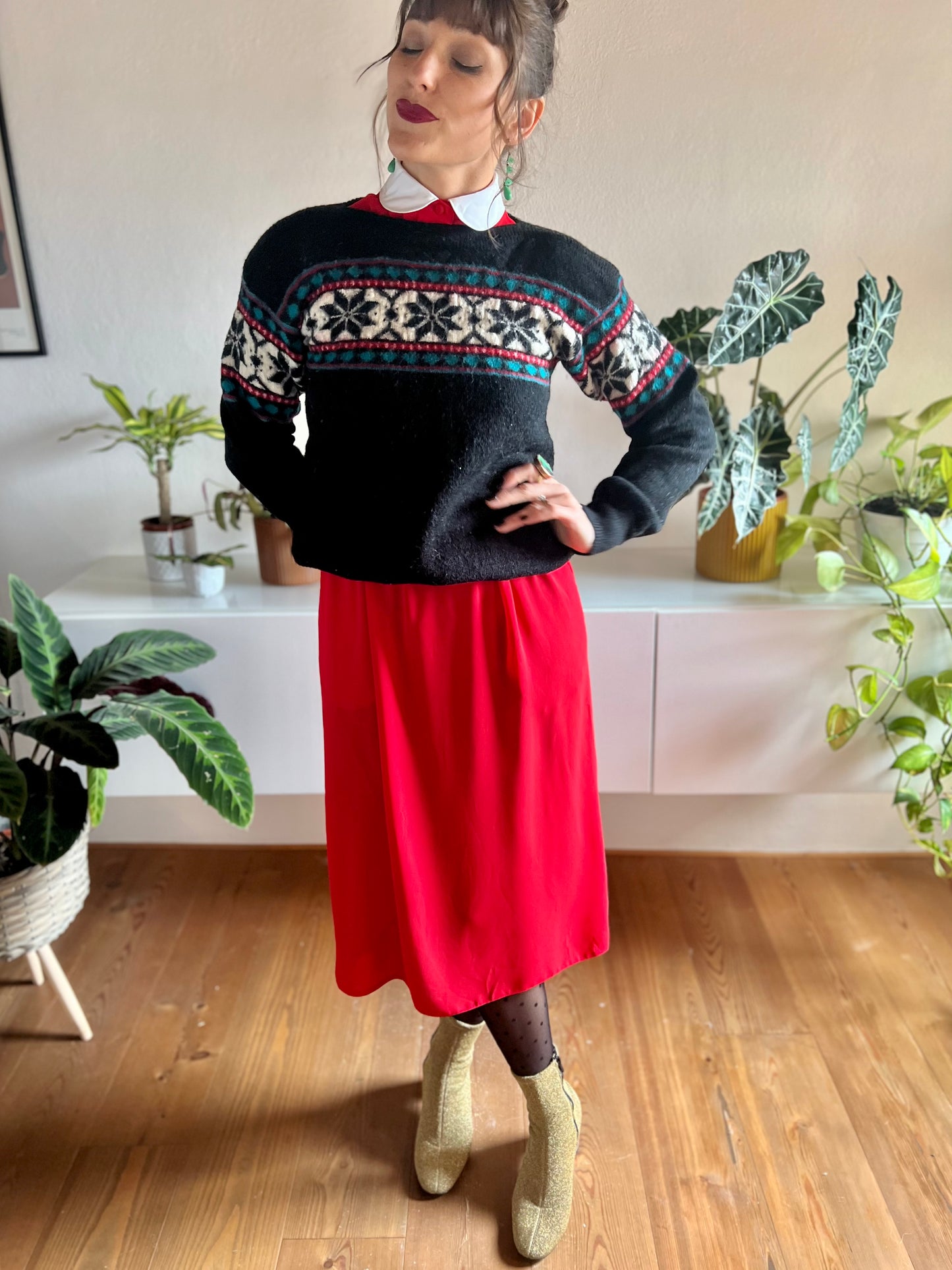 1970's vintage black and red snowflake knit pullover