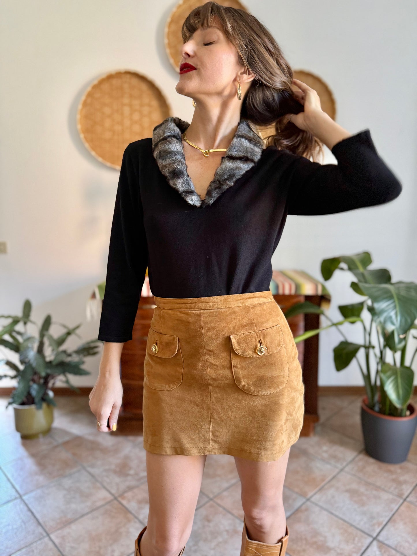 1990’s vintage’s black v-neck knit sweater with removable vegan fur collar