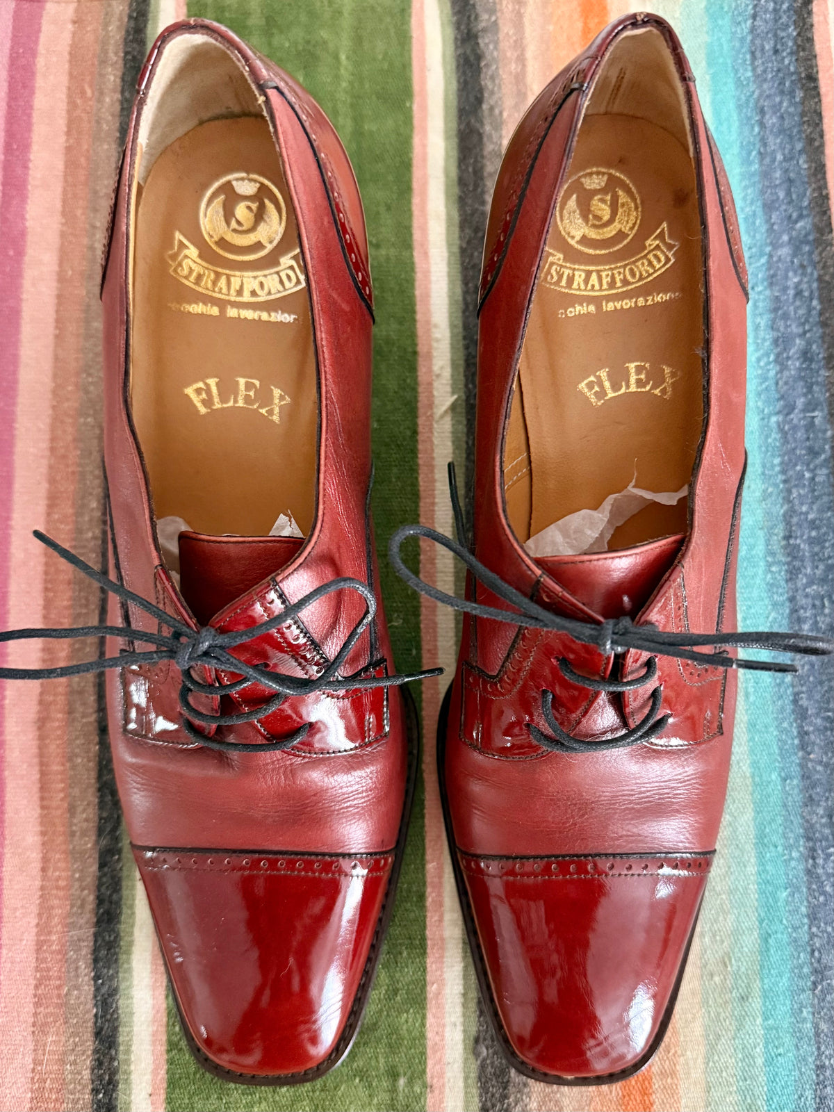 1970's vintage burgundy leather high heel Oxford shoes