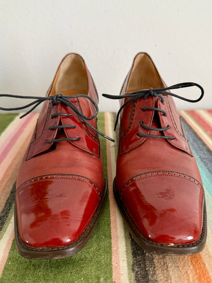 1970's vintage burgundy leather high heel Oxford shoes
