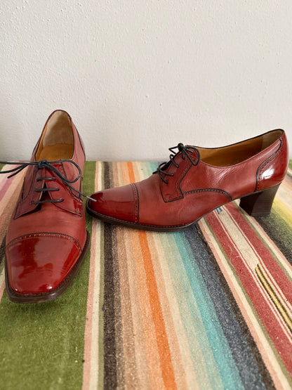 1970's vintage burgundy leather high heel Oxford shoes